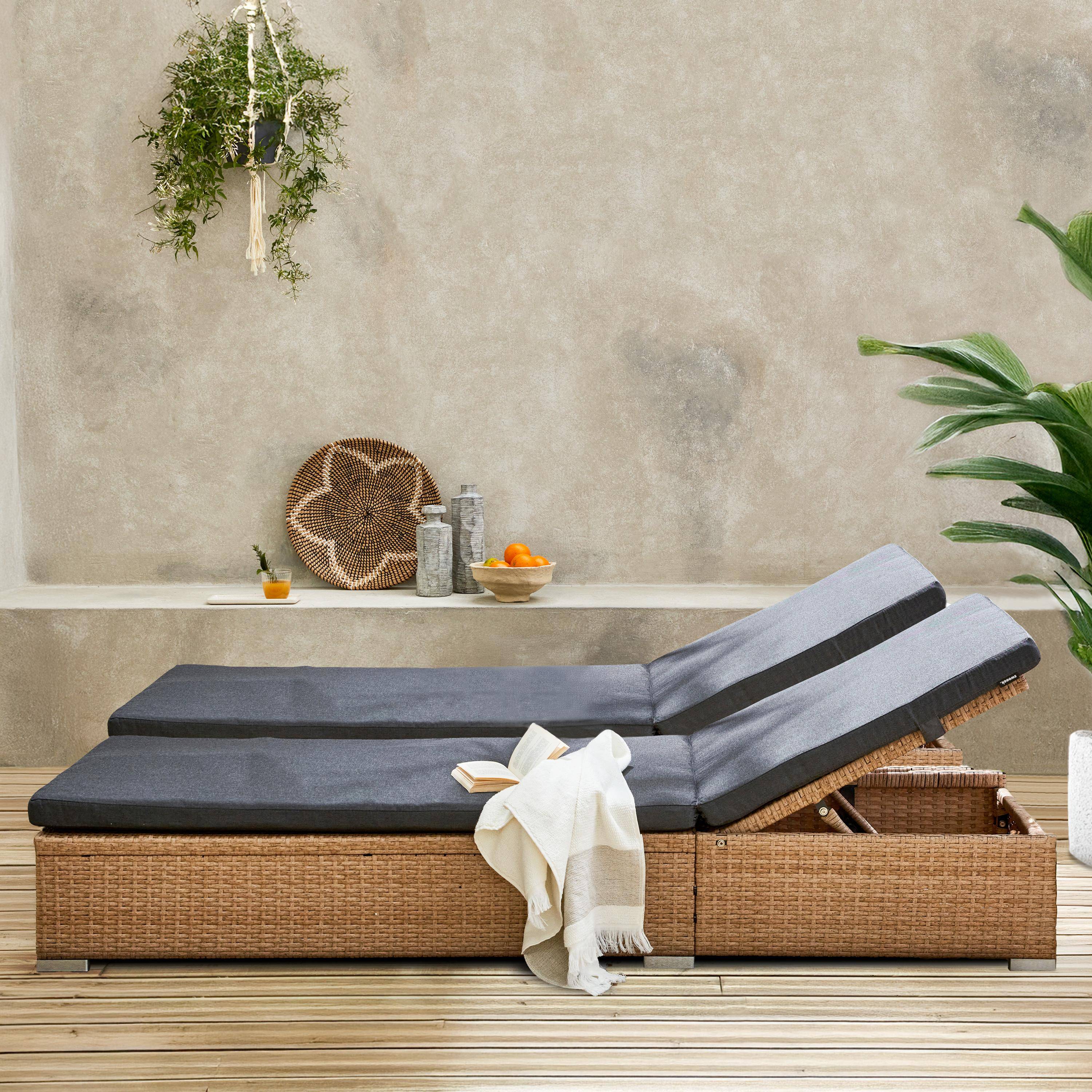 Lot de 2 bains de soleil résine tressée, coussins polyester gris, multi positions Photo1