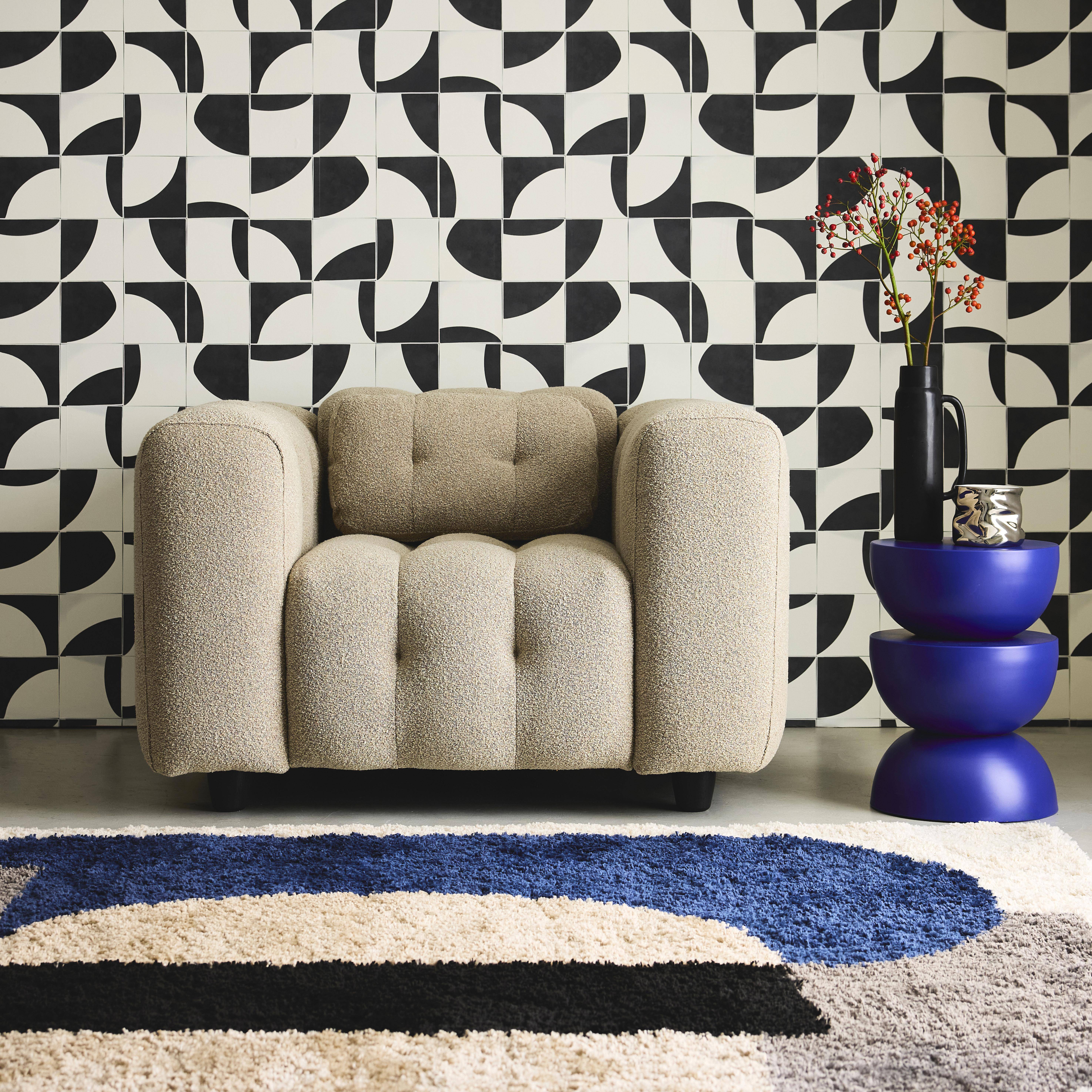 1-zits fauteuil in beige boucléstof met eucalyptushout en multiplex onderstel Photo1