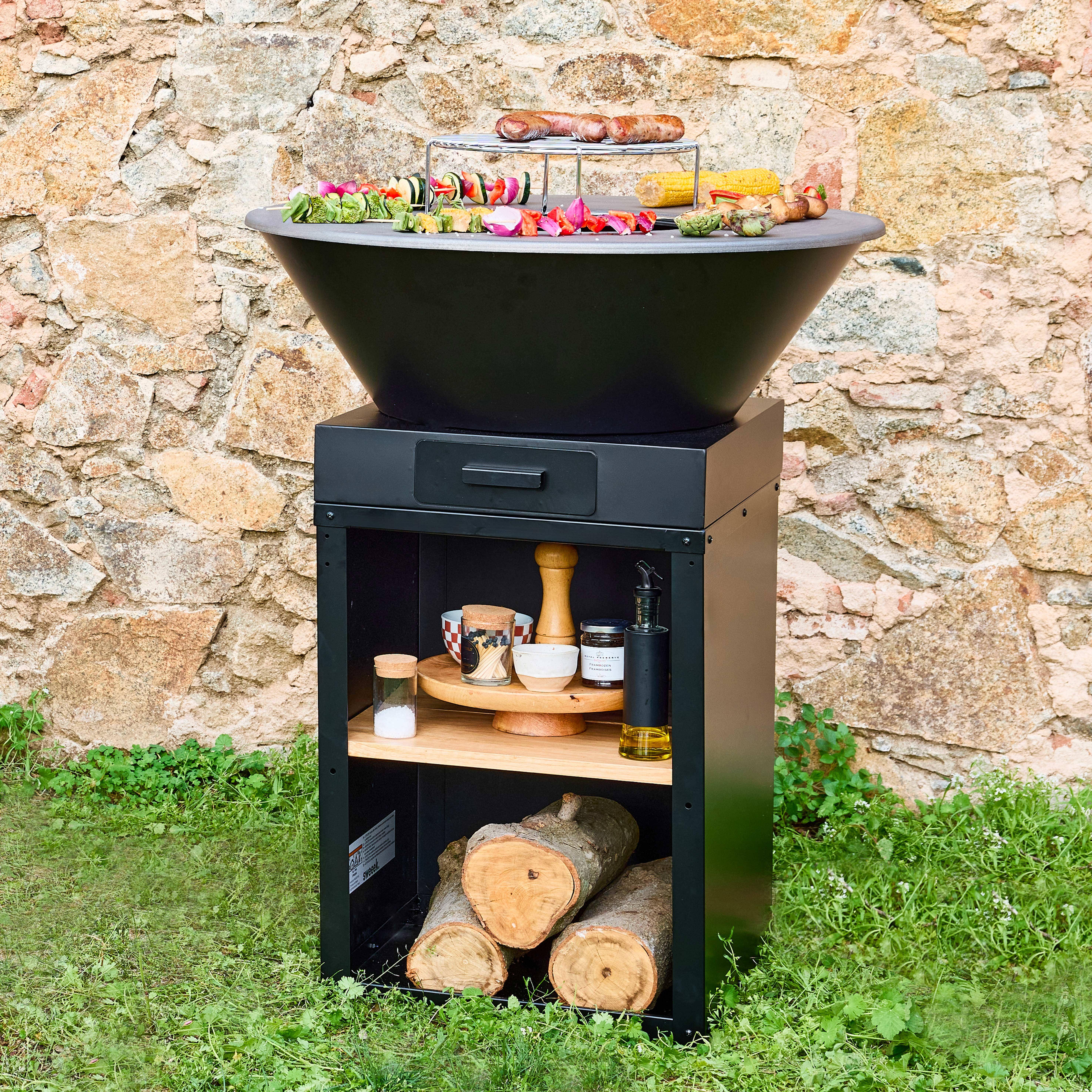 Brasero barbecue Ø81,5cm avec grille de cuisson, espace de stockage pour le bois + Housse en polyester Photo1