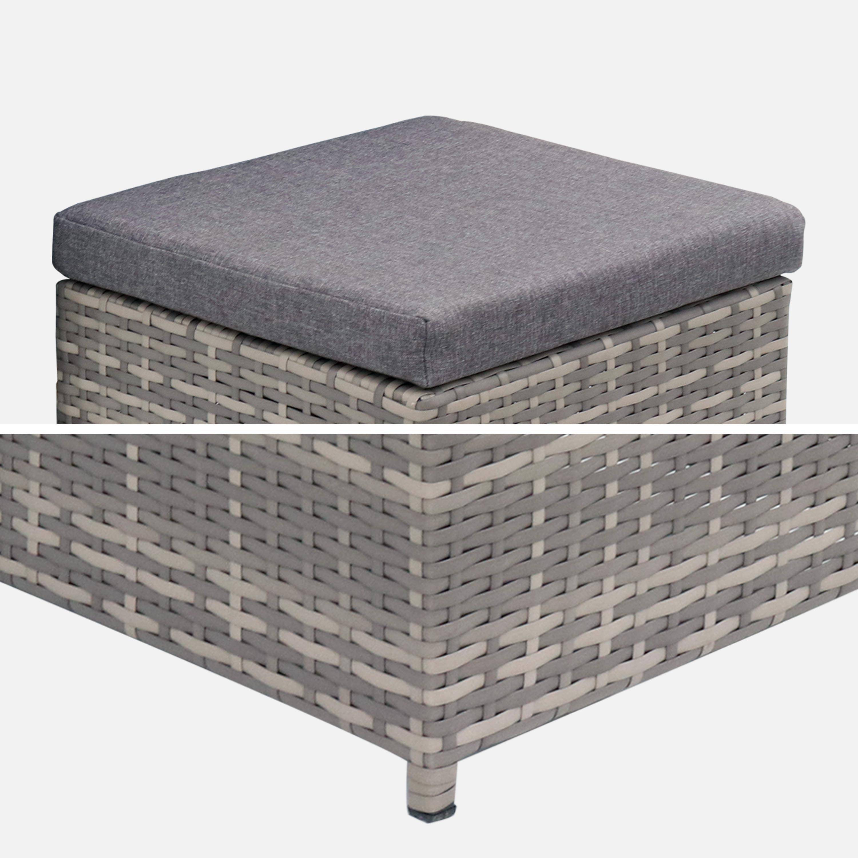 Lot de 4 poufs en résine tressée encastrables gris avec coussins gris chiné  Photo3