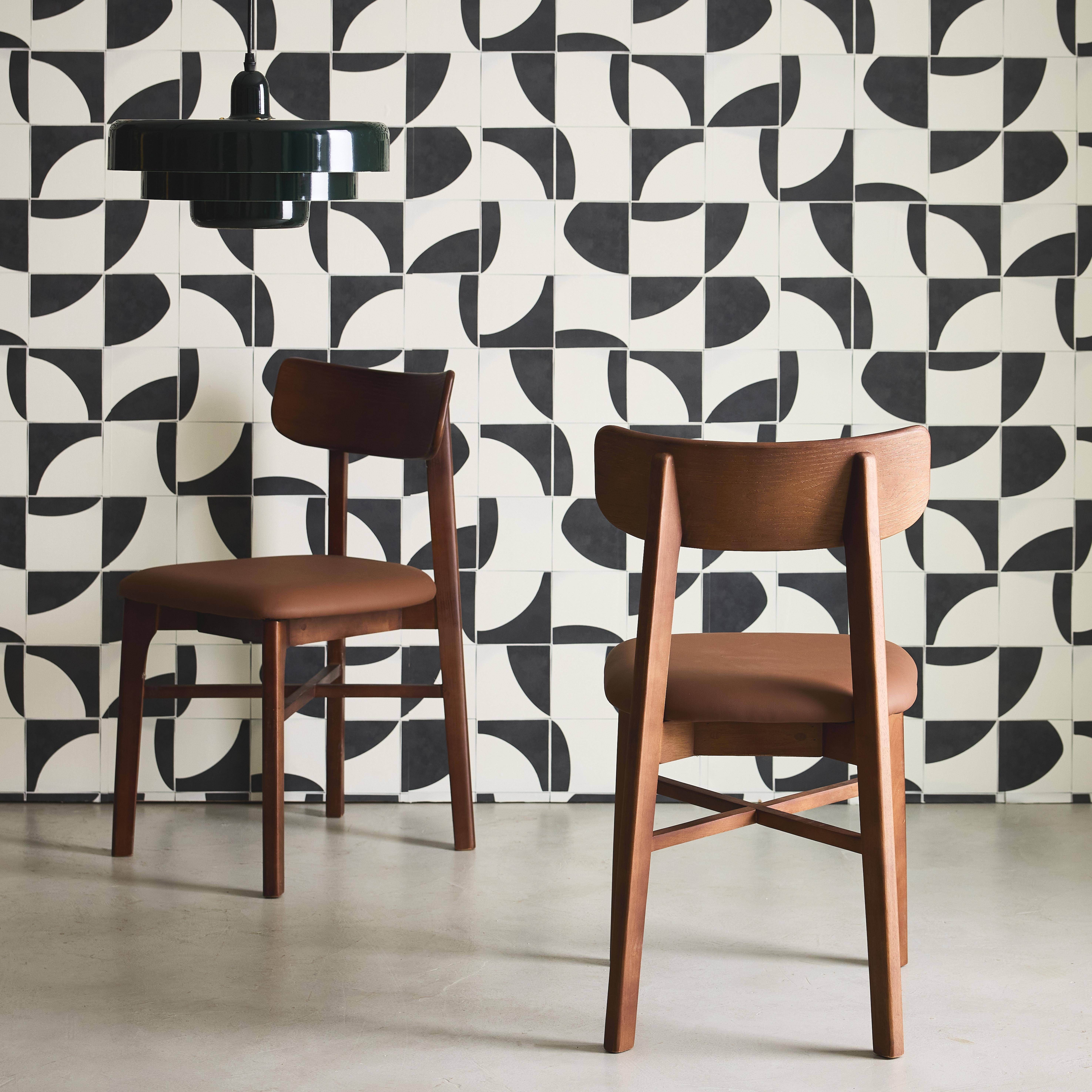 Lot de 2 chaises bois d'hévéa et assise simili cuir marron, vintage, L 43,5 x P 48 x H 81cm  Photo1