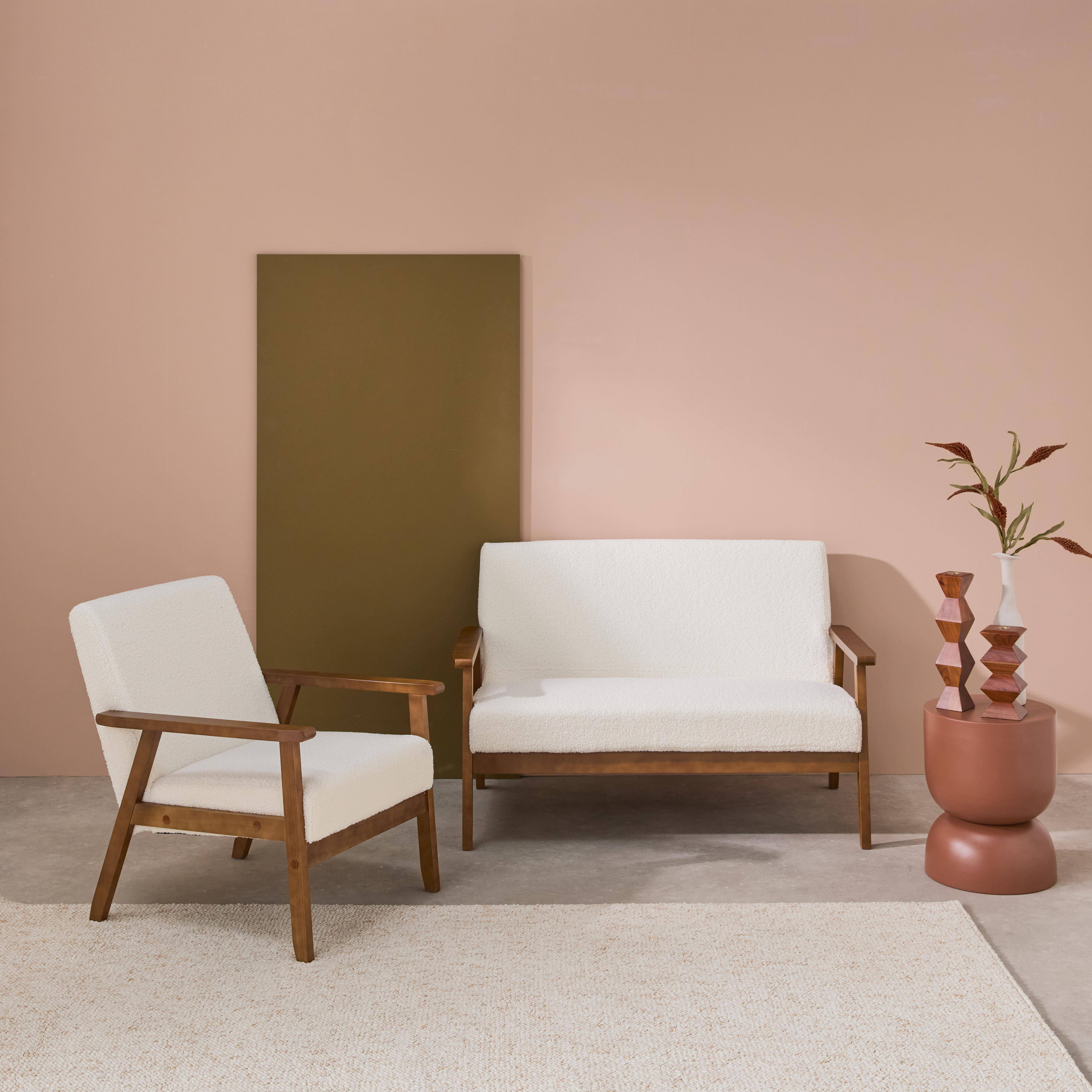 Drewniana 2-osobowa sofa i fotel z białej tkaniny baranek, ISAK Photo1