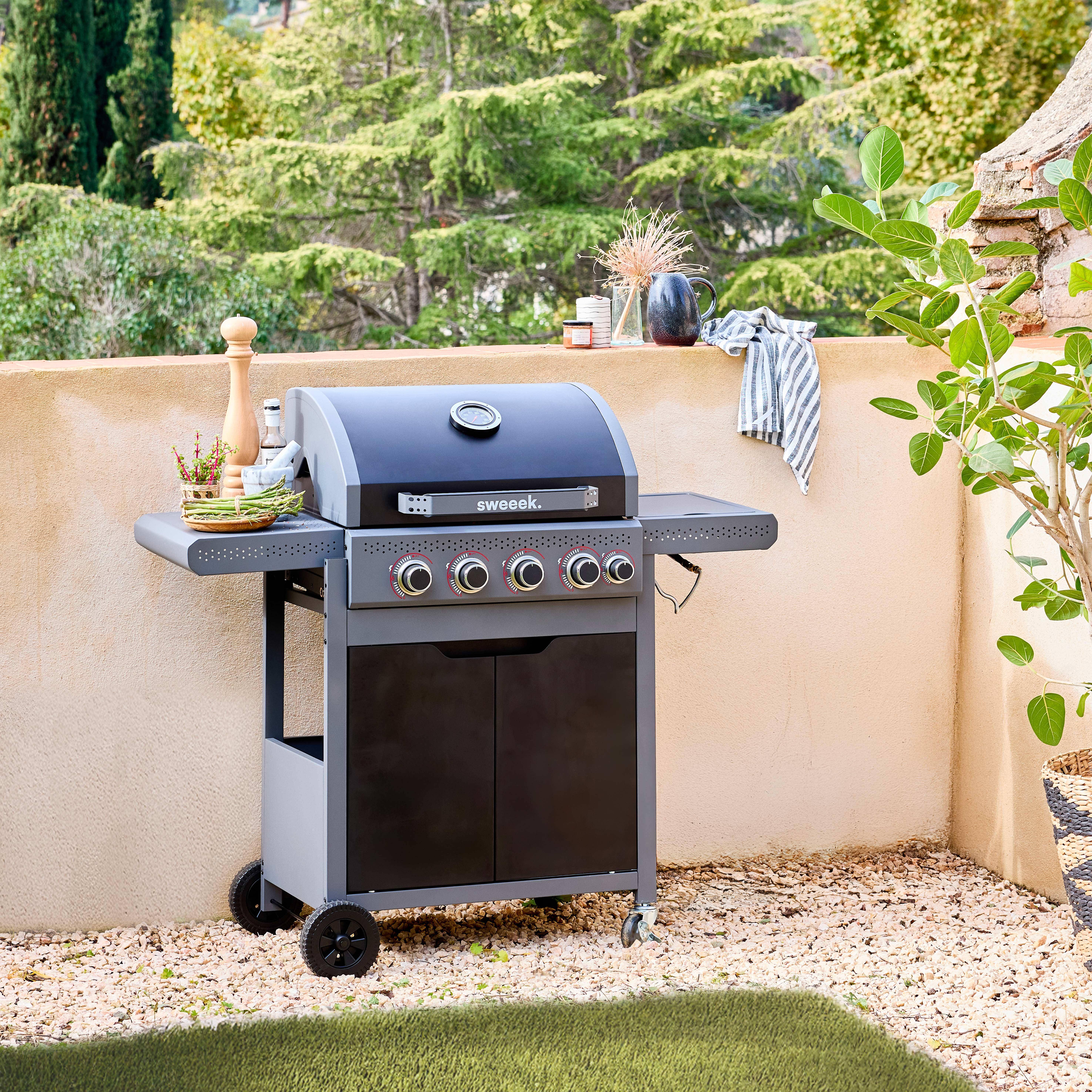 Gasgrill Edmond schwarz, 4 Brenner + 1 Seitenbrenner, mit Thermometer, L 122 x B 62 x H 143 cm Photo2