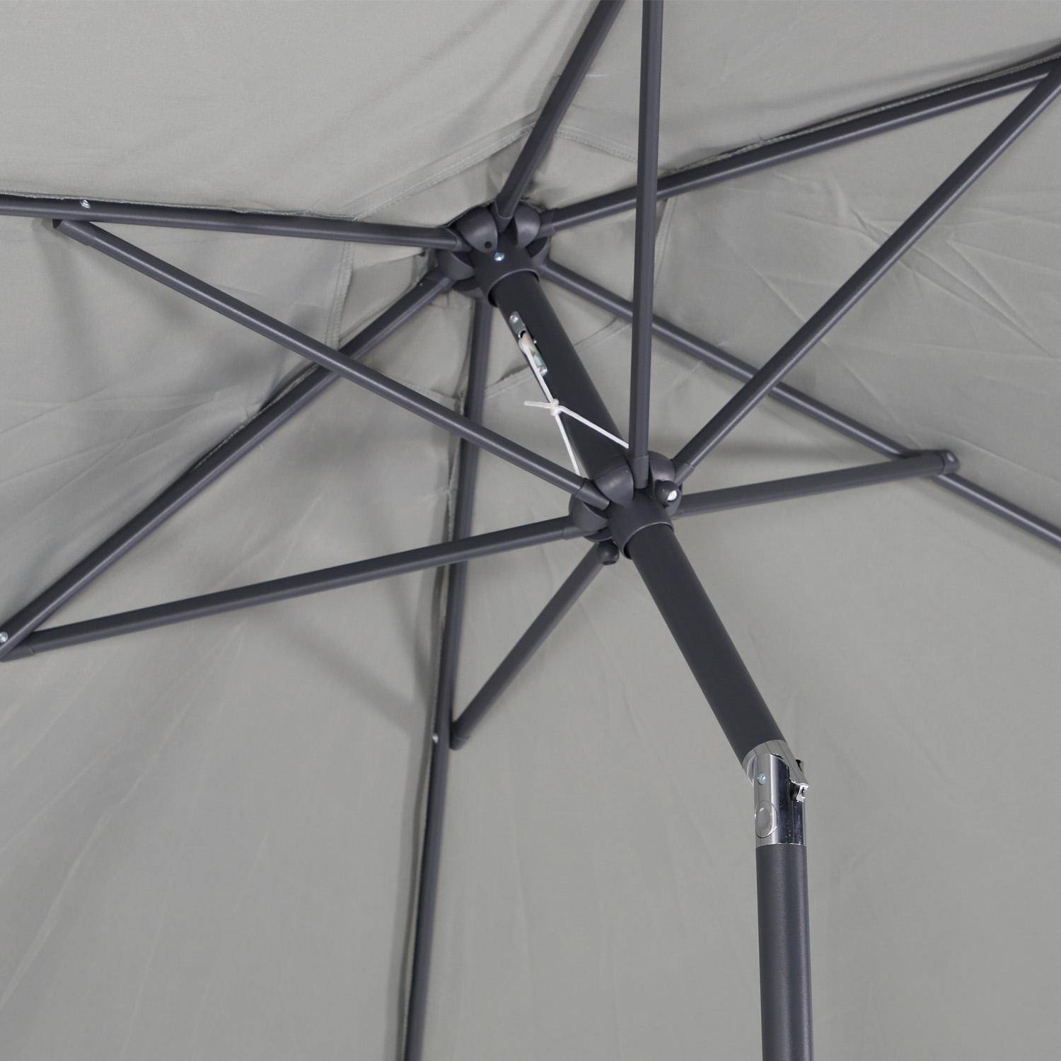 Parasol droit rond Ø300cm - Touquet Kaki - mât central en aluminium orientable et manivelle d'ouverture Photo7