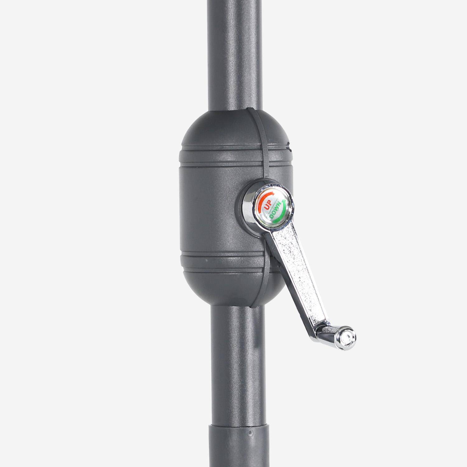 Parasol droit rond Ø300cm - Touquet Kaki - mât central en aluminium orientable et manivelle d'ouverture Photo6