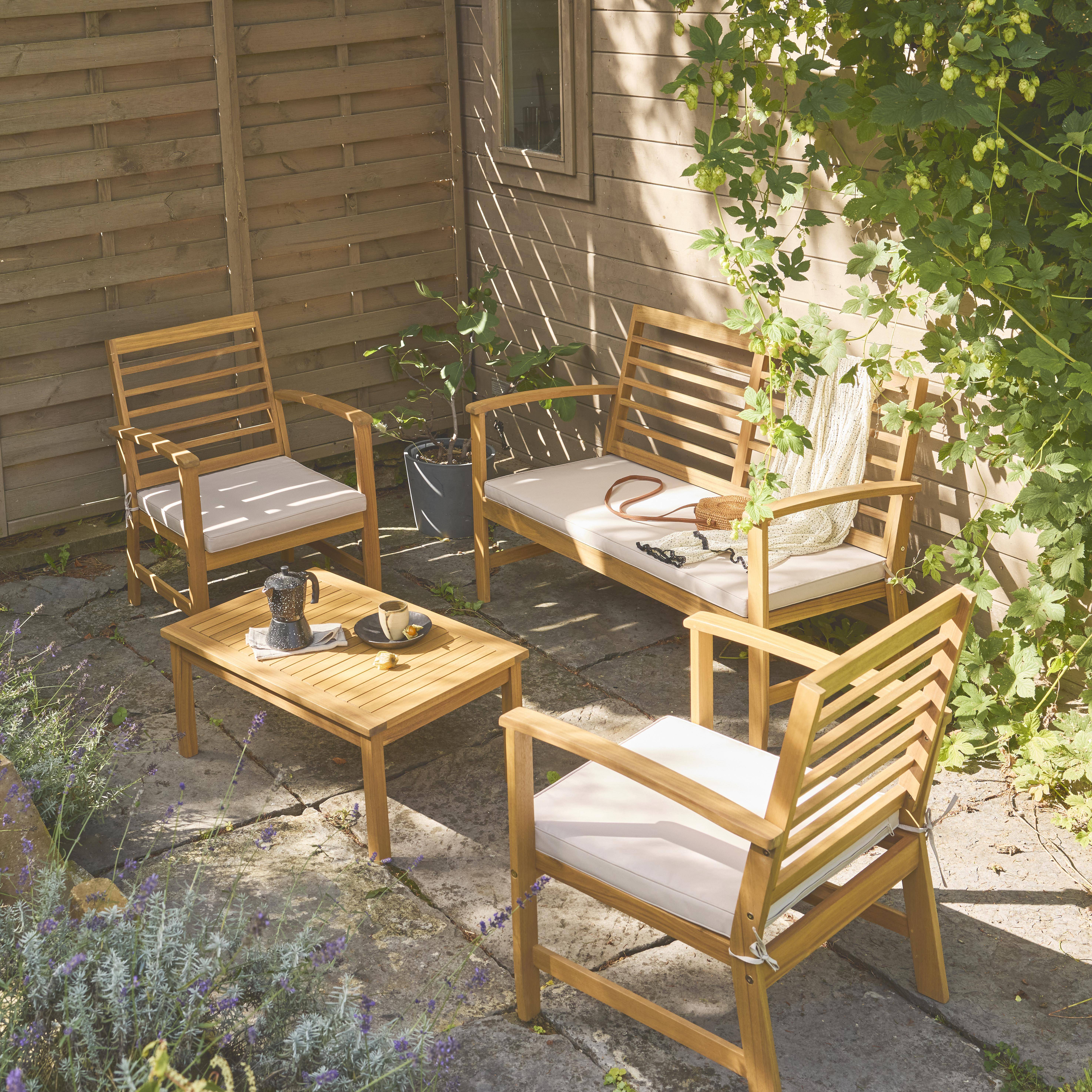 Gartenmöbelset aus Akazienholz für 4 Personen, beige, mit Kissen aus Polyester, einer Couch, einem Tisch und zwei Sesseln - Chloe Photo1