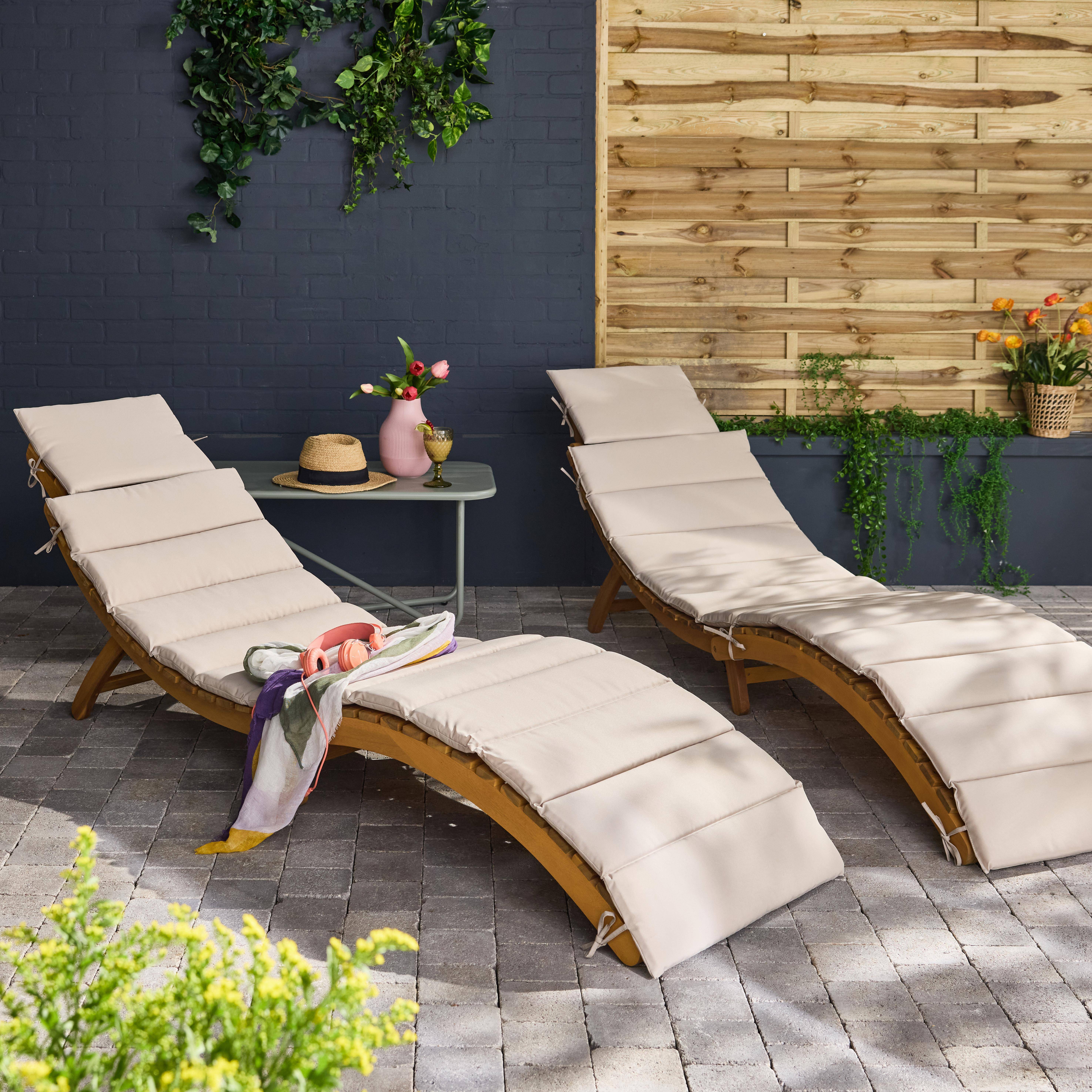 Lot de 2 bains de soleil en bois d'acacia LAURE avec coussin beige en polyester, 184 x 55 x 63,5 cm Photo1