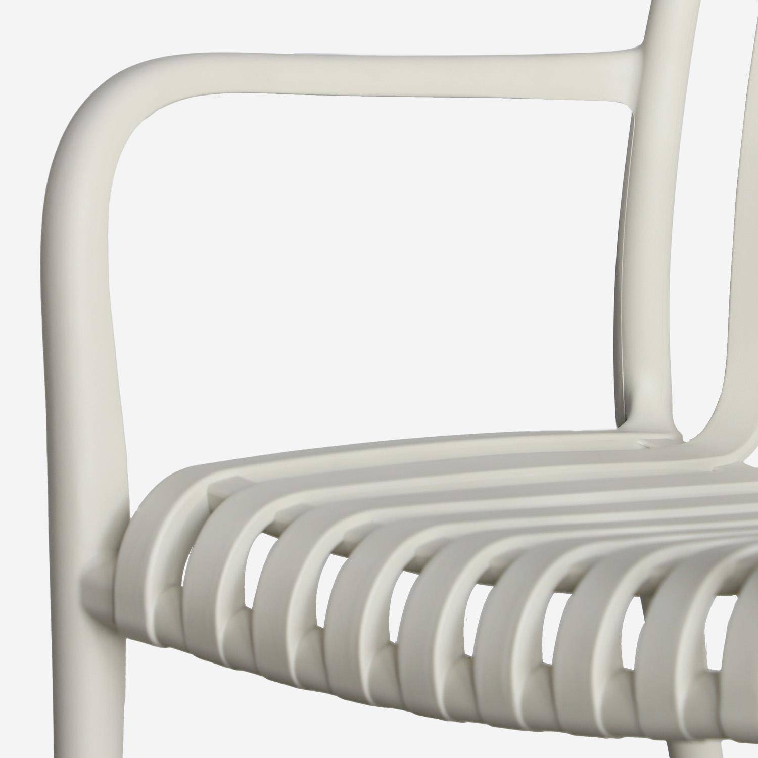 Set van 4 beige kunststof tuinstoelen, stapelbaar, lineair ontwerp Photo7