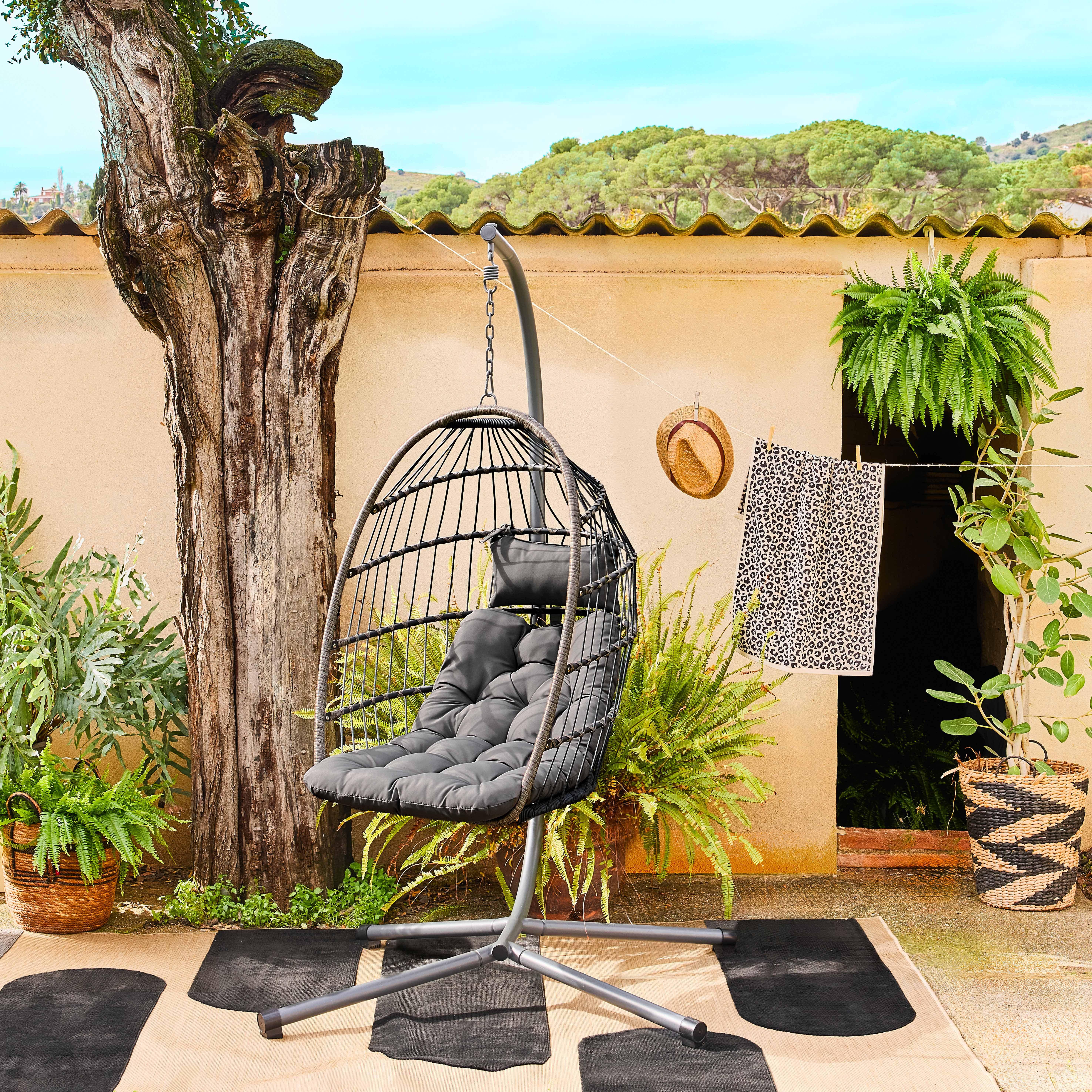 Fauteuil œuf suspendu anthracite TOSCANA aluminium, osier, polyester, 105 x 105 x 196 cm Photo1