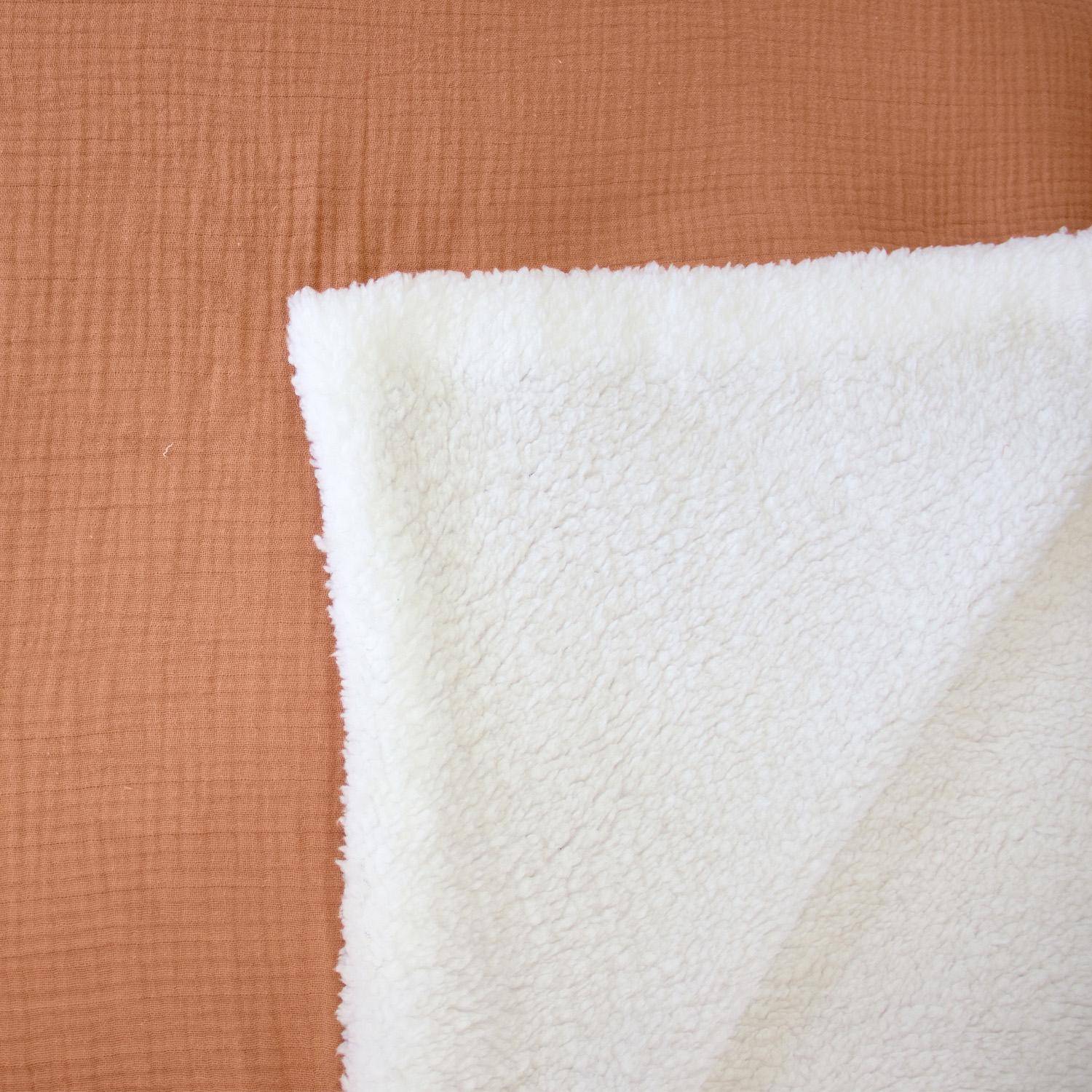 Plaid sherpa et gaze de coton 130 x 170 cm caramel, ALIX, bi-matière,sweeek,Photo4
