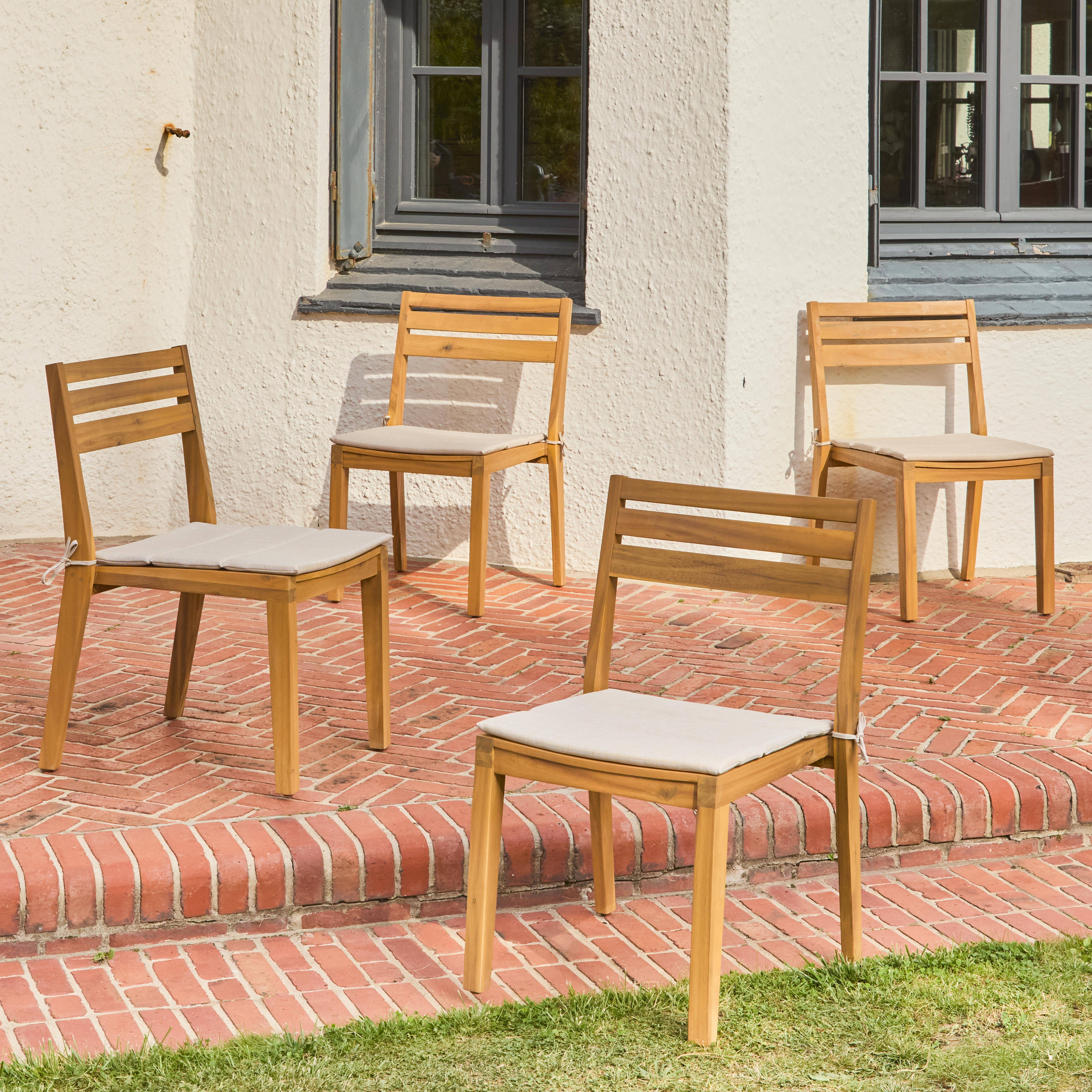 Set van 4 beige tuinstoelen MERINA van acaciahout met kussen, 52 x 55 x 81 cm Photo1