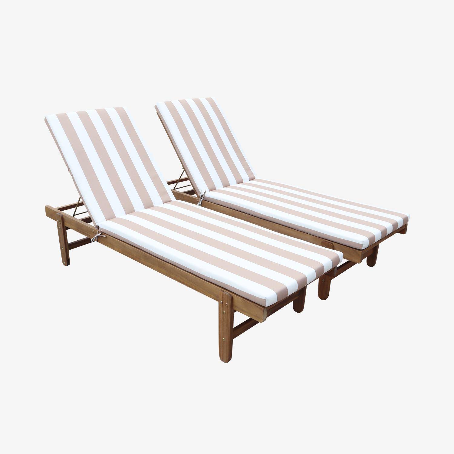 Set de 2 bains de soleil en Acacia – AREQUIPA – Transats avec coussins beige à rayures blanches et roulettes, multi positions,sweeek,Photo5