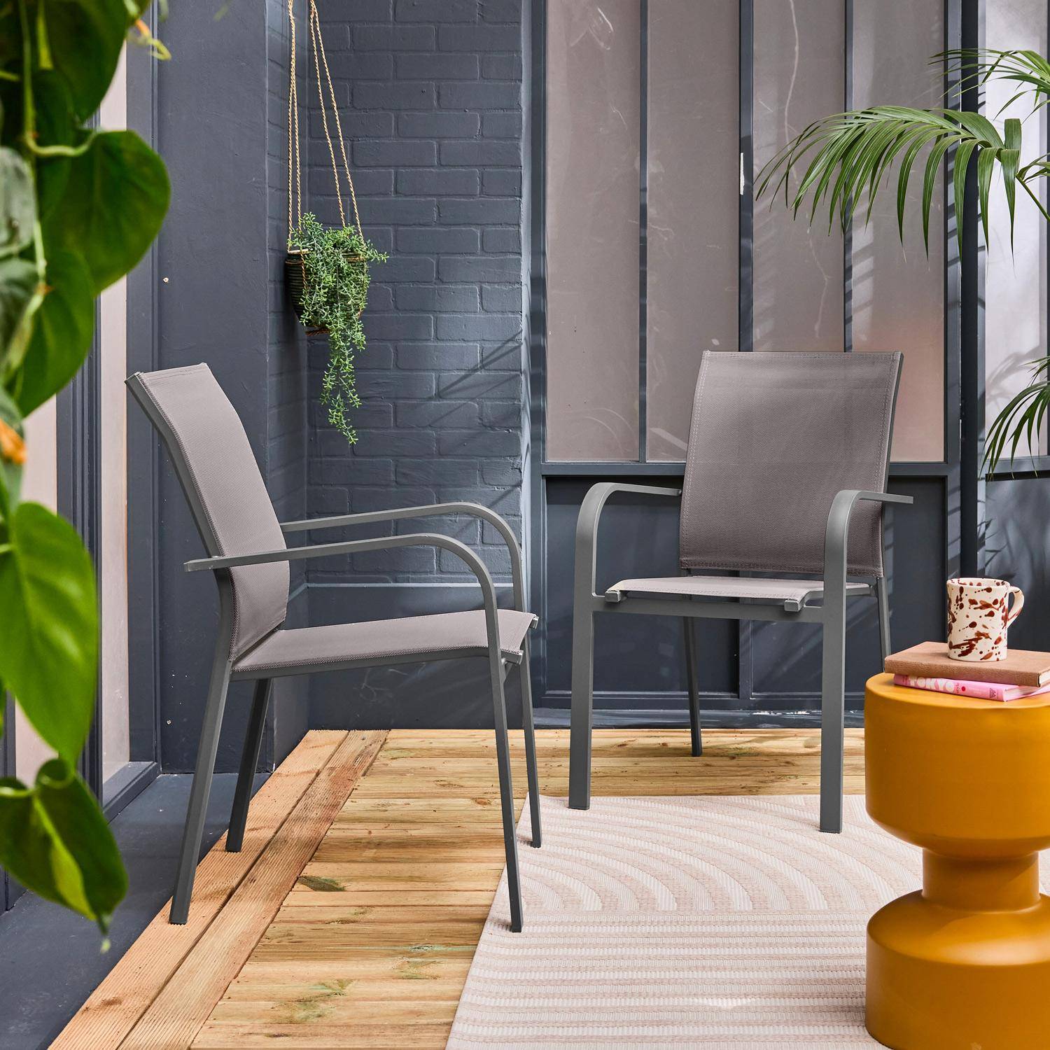 Lot de 2 fauteuils de jardin BUFFALO empilables aluminium et textilene anthracite, 64,5 x 45,5 x 89,5 cm Photo1