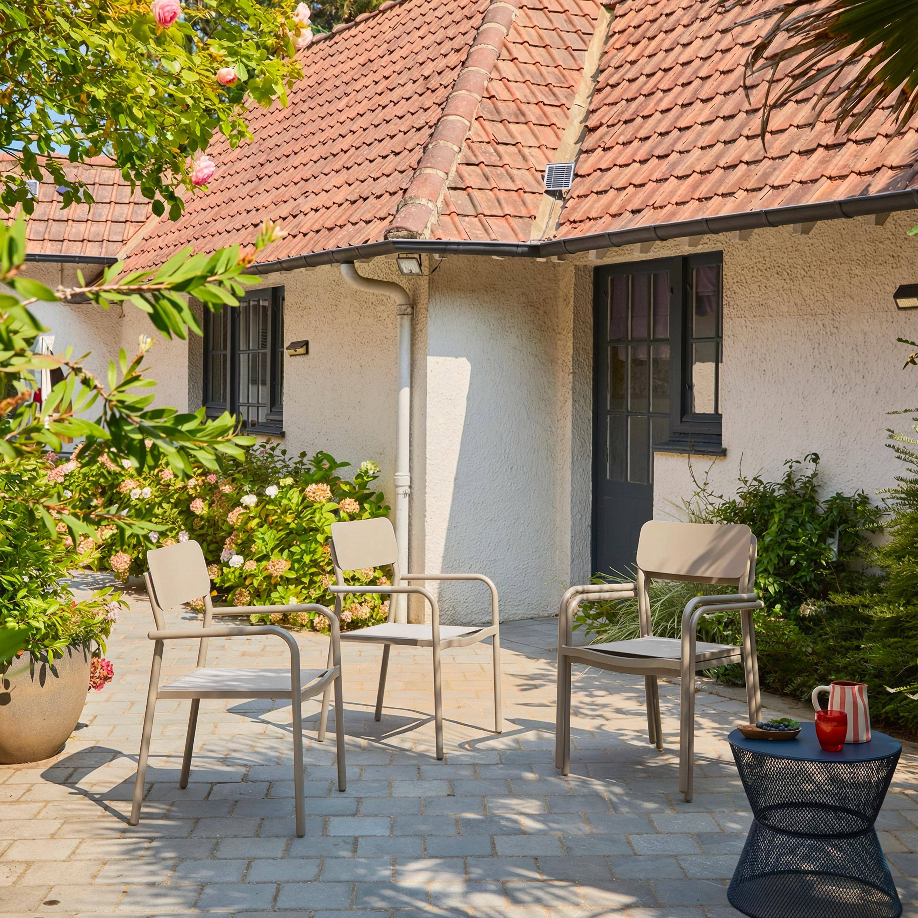 4er-Set stapelbare Gartensessel beige aus Aluminium und Textilene, 57,5 x 54 x 86 cm - Savannah Photo2