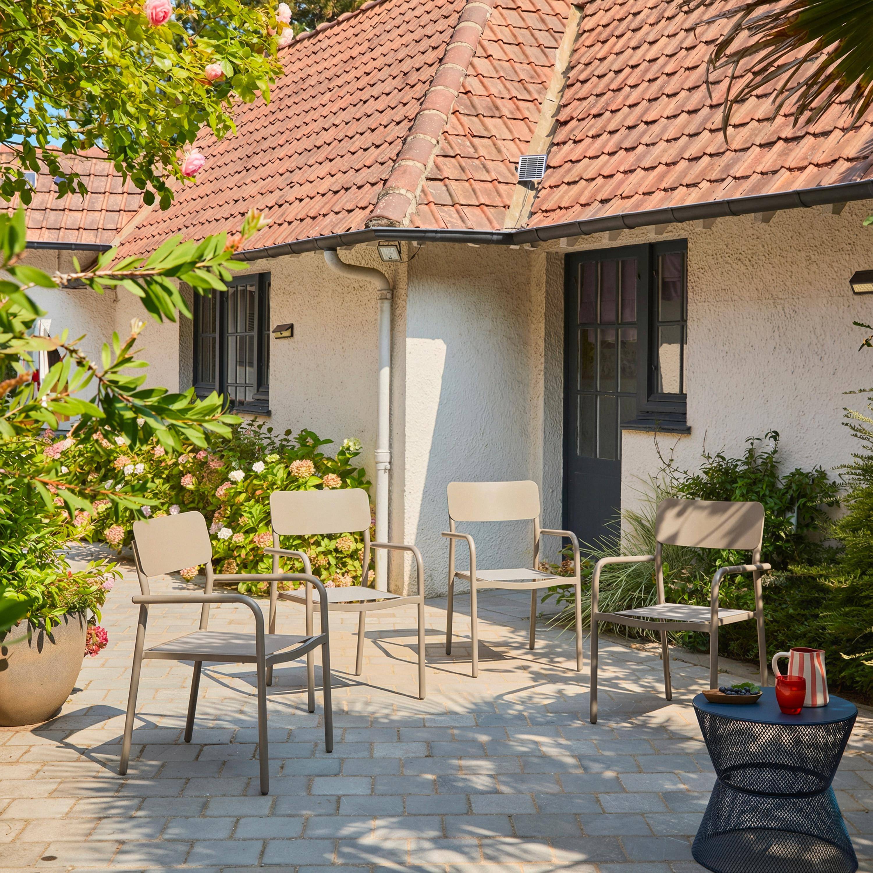 4er-Set stapelbare Gartensessel beige aus Aluminium und Textilene, 57,5 x 54 x 86 cm - Savannah,sweeek,Photo1