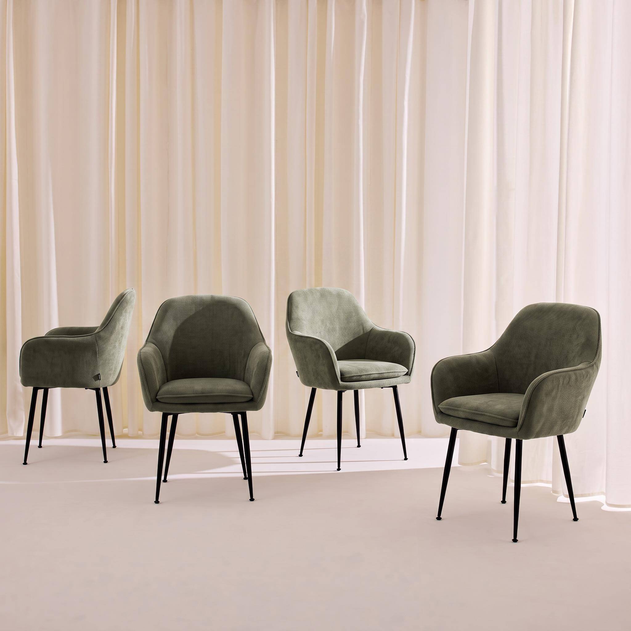 Lot de 4 fauteuils en velours côtelé kaki foncé et pieds en métal noir mat, L 57 x P 59 x H 84,5cm Photo1