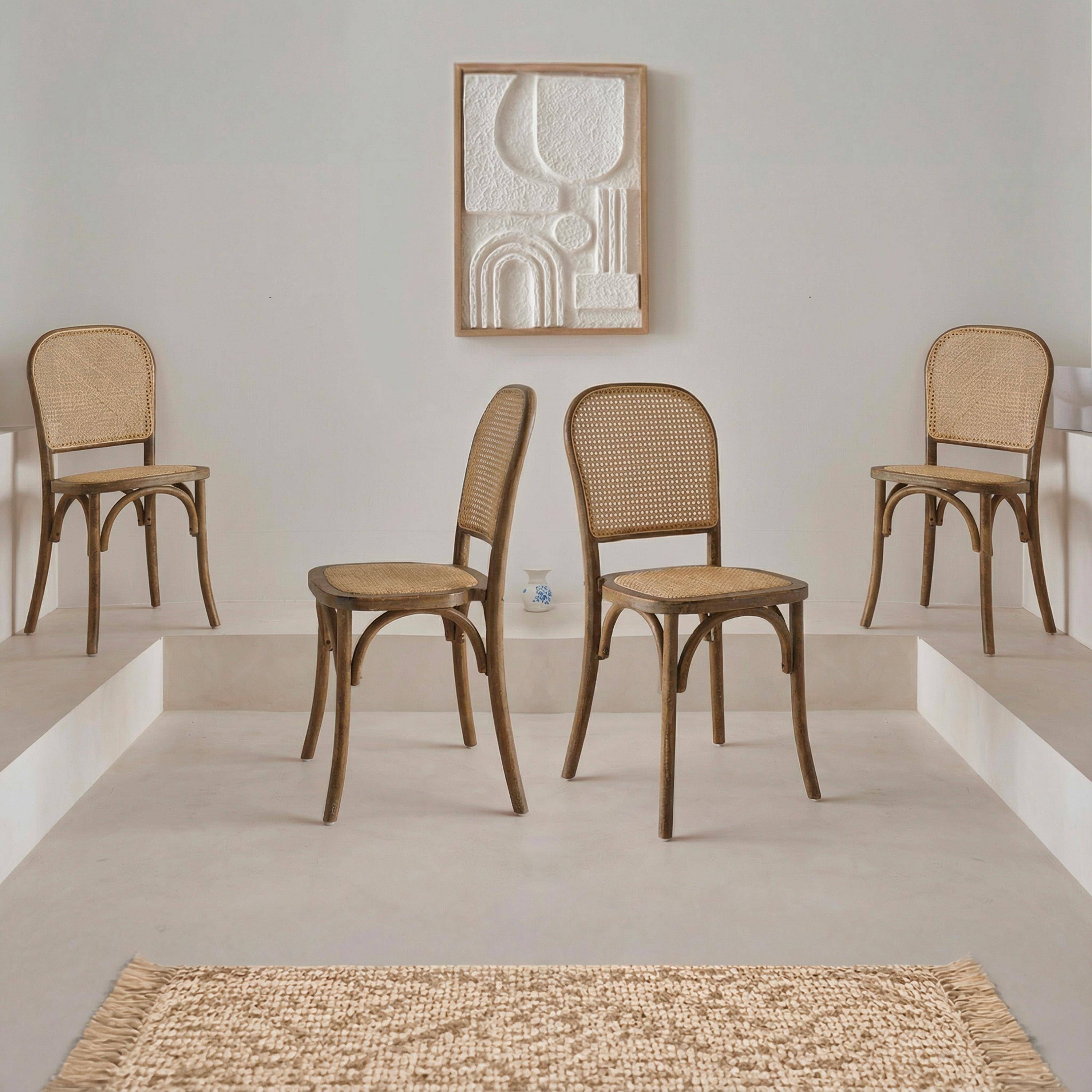 Lot de 4 chaises vintage en bois avec assise et dossier en rotin, coloris marron vieilli, L 44,5 x P 48 x H 89,5cm Photo1