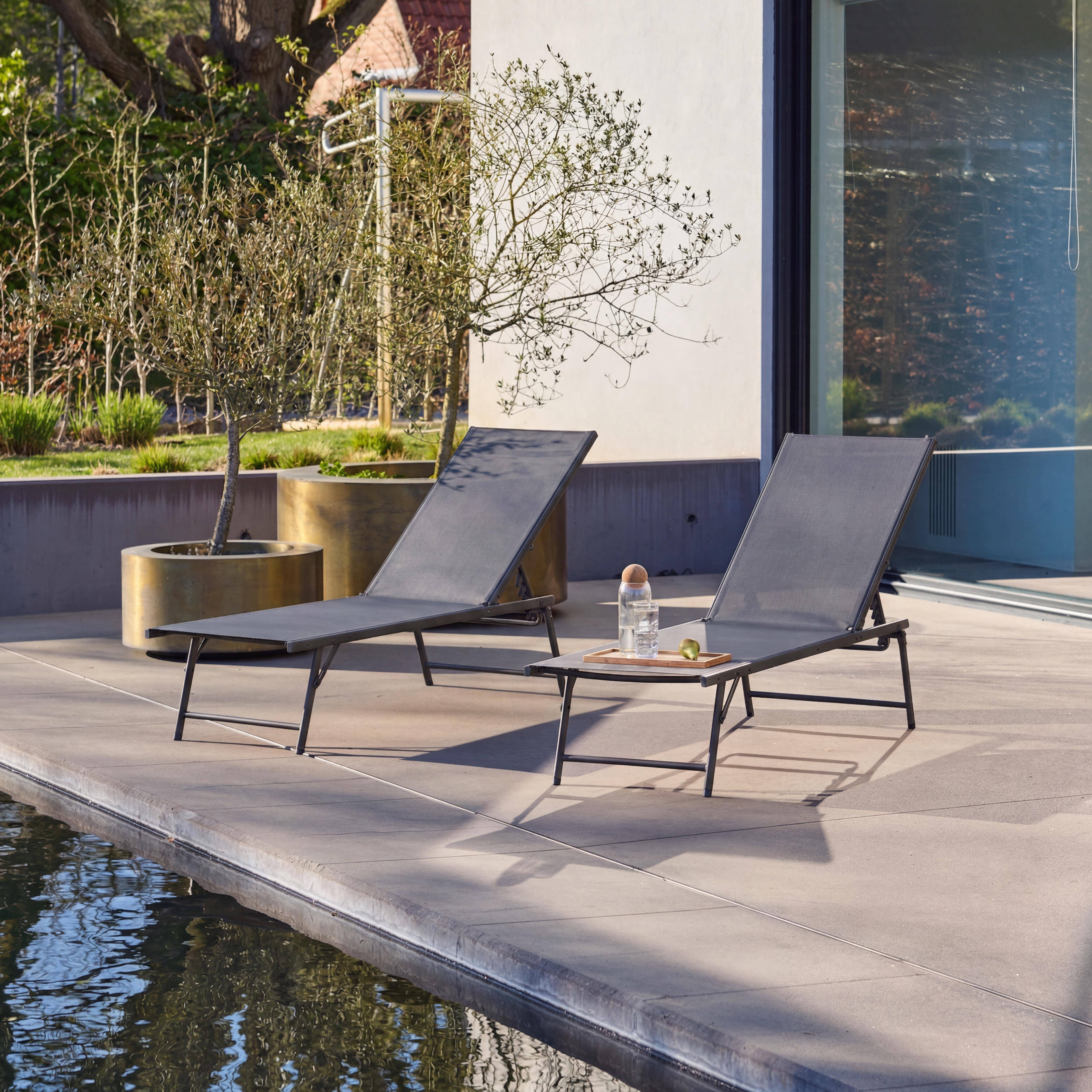 Lote de 2 tumbonas en textileno gris y estructura antracita Galapagos | Maisons du Monde Lote de 2 tumbonas en textileno gris y estructura antracita Galapagos | Maisons du Monde