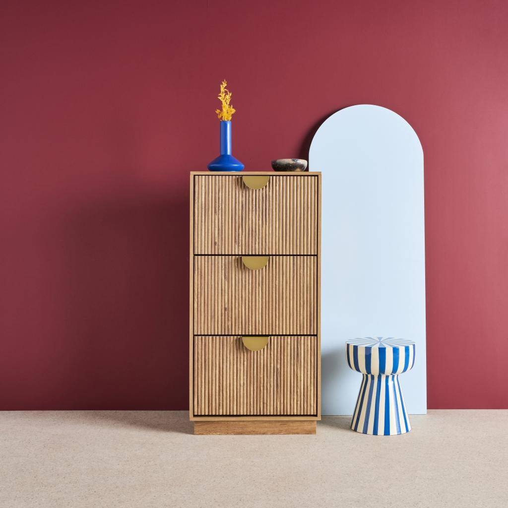 Mueble zapatero con efecto ranurado, 3 cajones, Celian, Marrón dorado, 60x25x121 cm Photo1