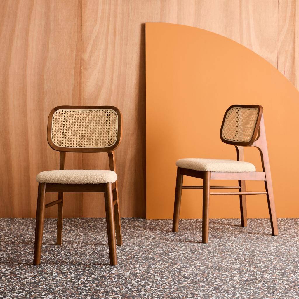 Set van 2 vintage stoelen van rubberhout en vlechtwerk met bouclé walnoot en crème - Mani Photo1