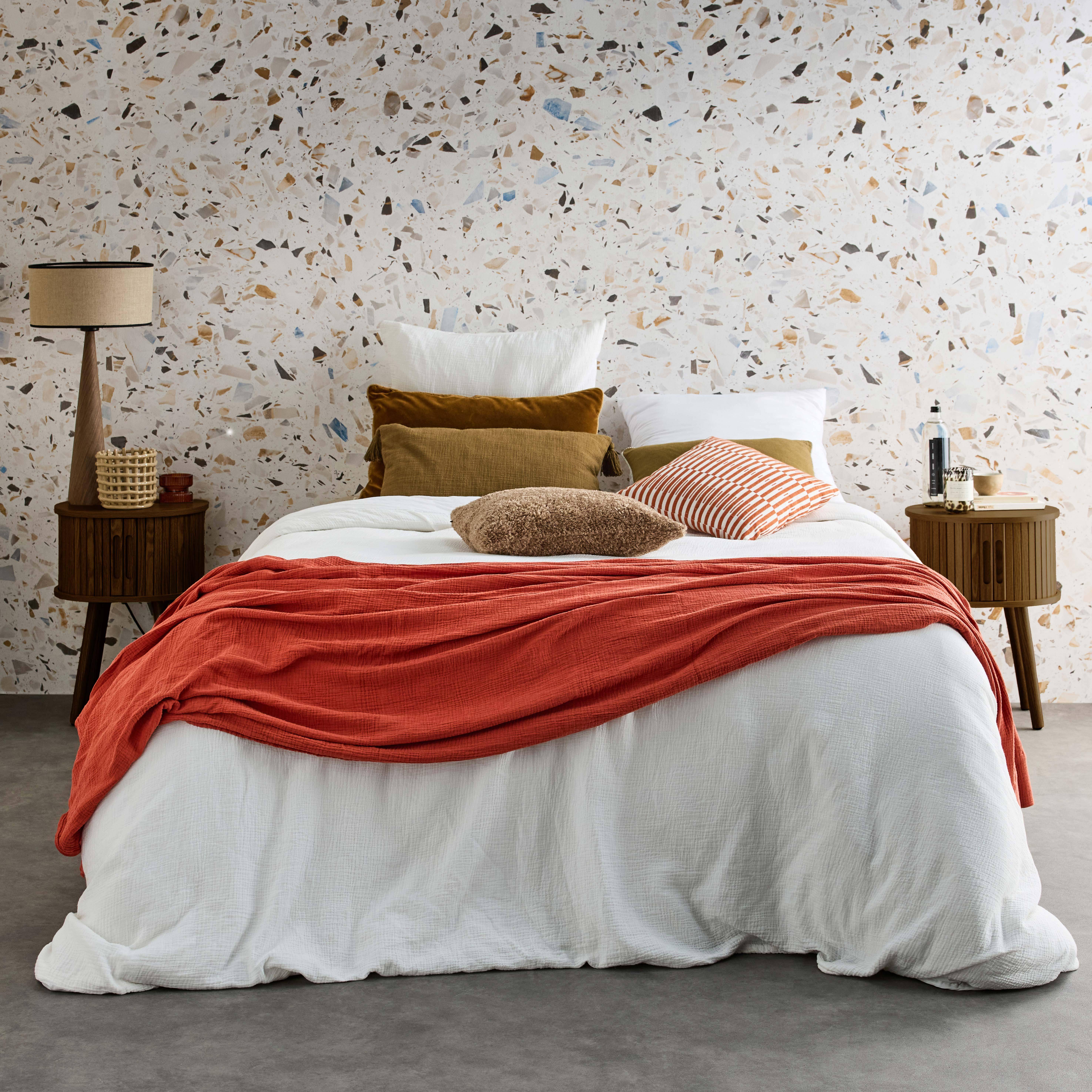 Lot de 2 tables de chevet ovale 2 portes coulissantes poignées creusées, effet bois rainuré, L40 x l34 x H54,8cm Photo1