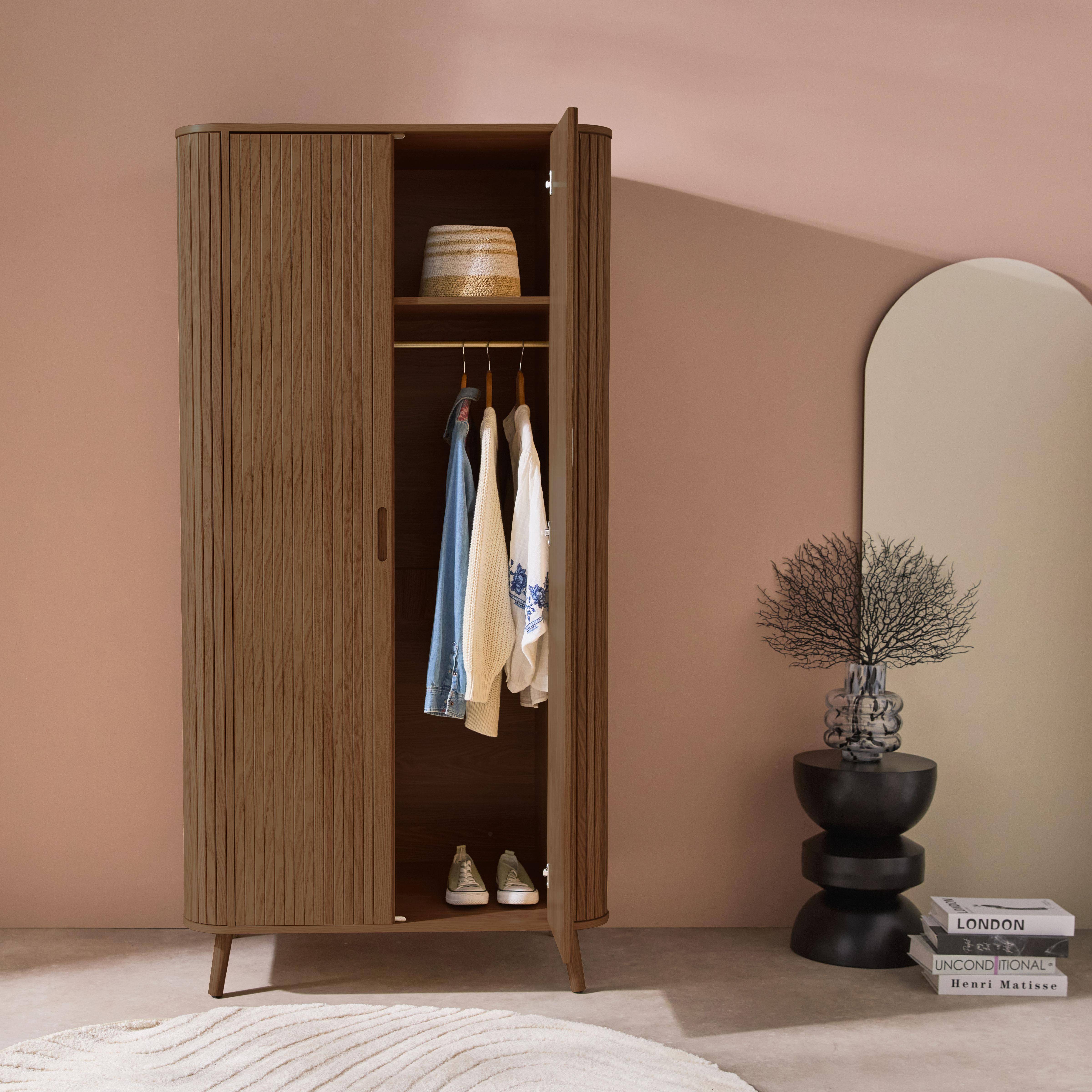 Armoire 2 portes décor bois rainuré avec étagère et penderie, L 90 x P 60 x H 180cm Photo2