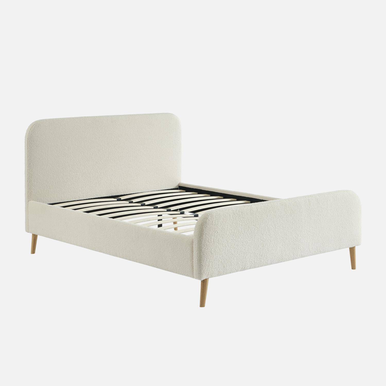 Lit avec sommier à lattes et tête de lit rembourrée 2 places bouclette crème 140 x 190 cm - Finn,sweeek,Photo1
