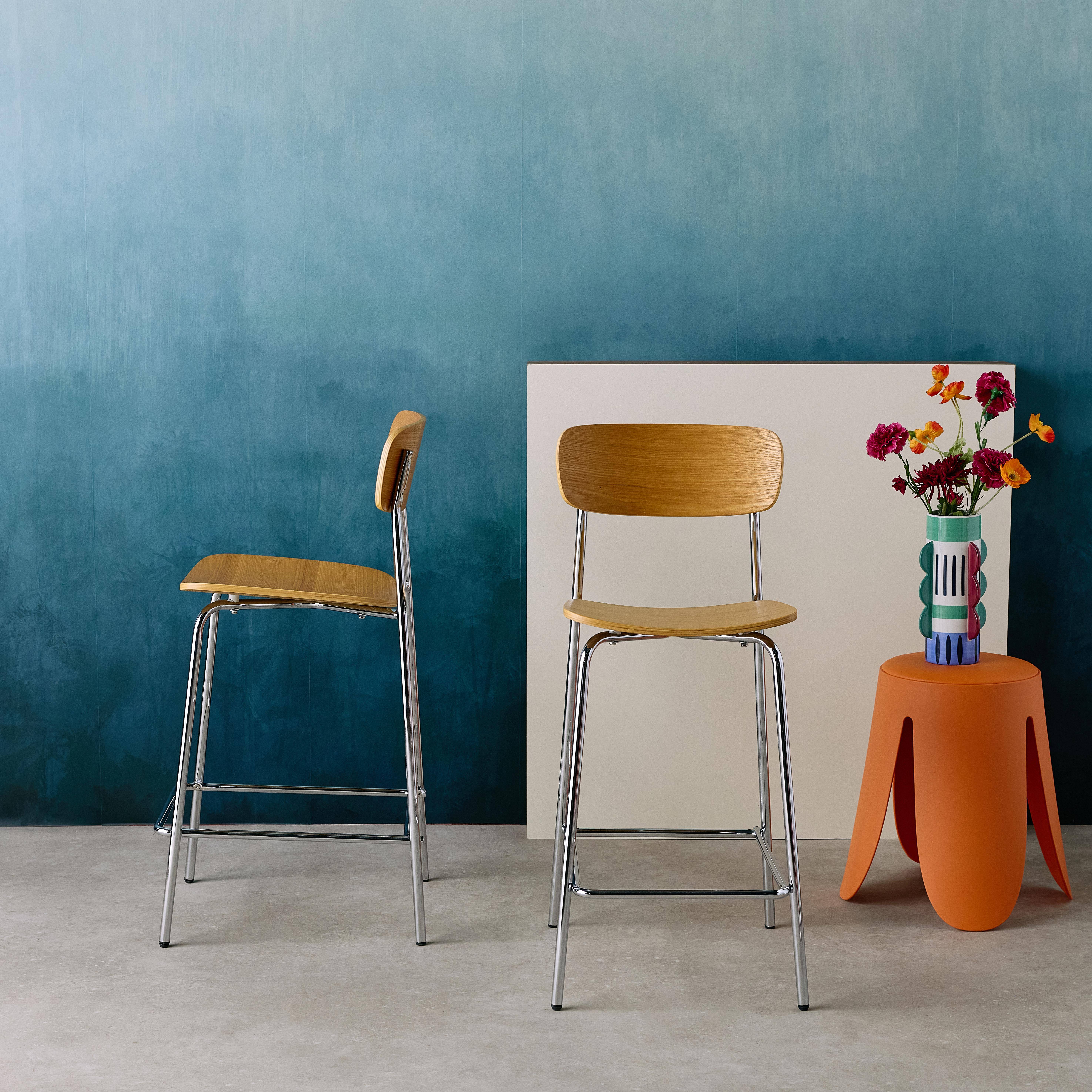 Lot de 2 tabourets de bar vintage contreplaqué avec placage bois effet frêne et pieds métal chromé L 42.5 x P 50 x H 94cm - Toby Photo1