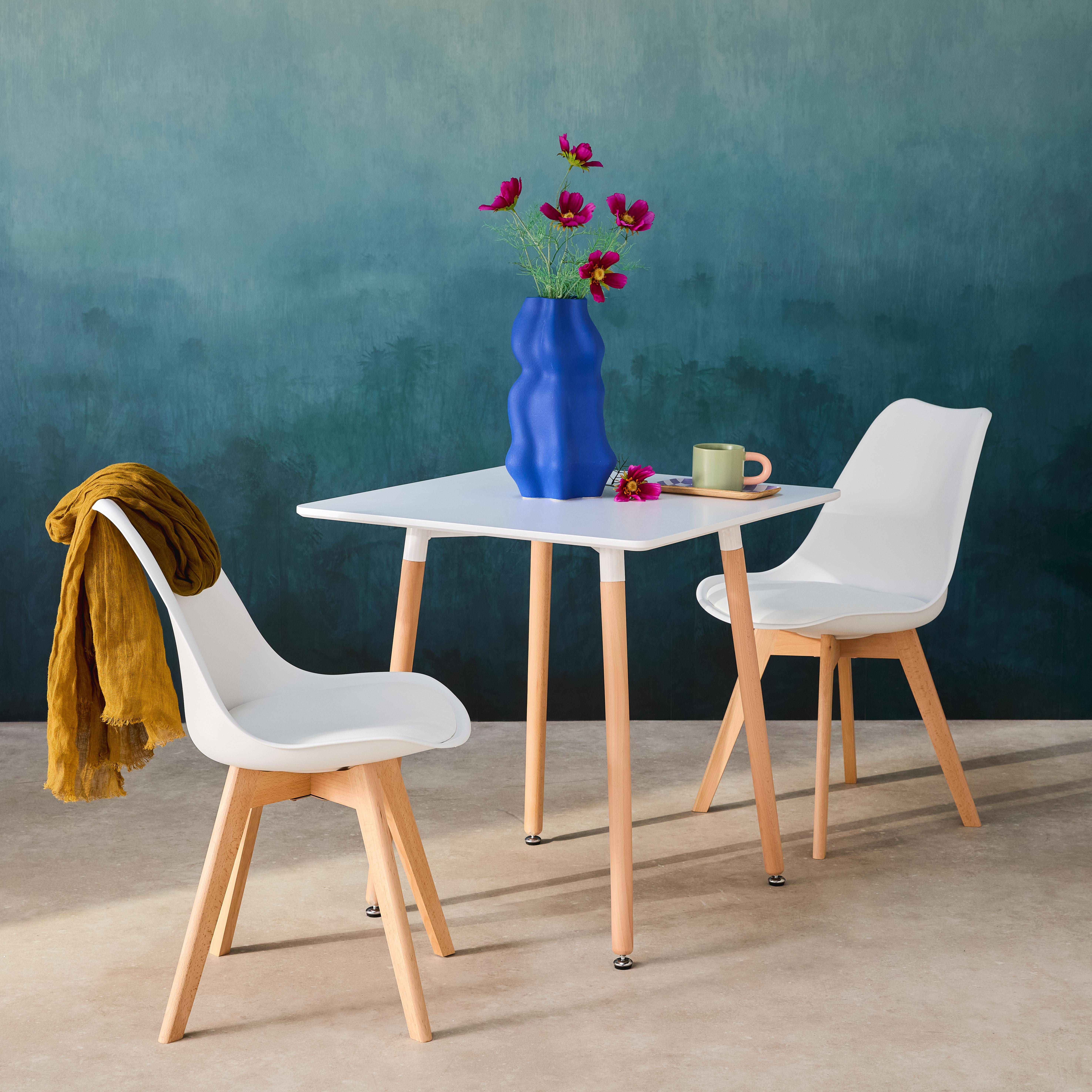 Quadratischer Esstisch + 2 Stühle in weiß