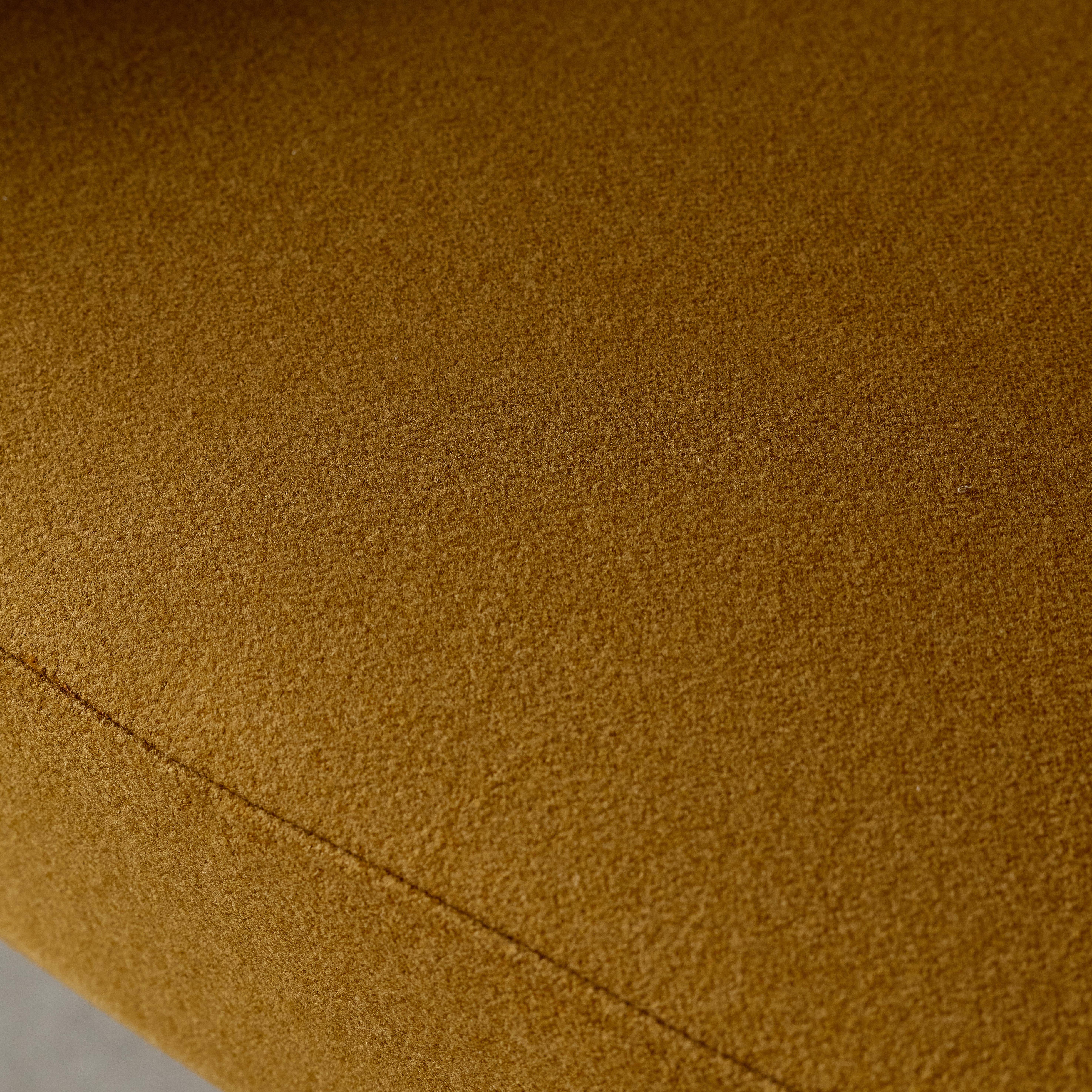 Fauteuil tissu moutarde dossier incurvé piétement métal L 81,5 x P 72,5 x H 69 cm - Cristo,sweeek,Photo3