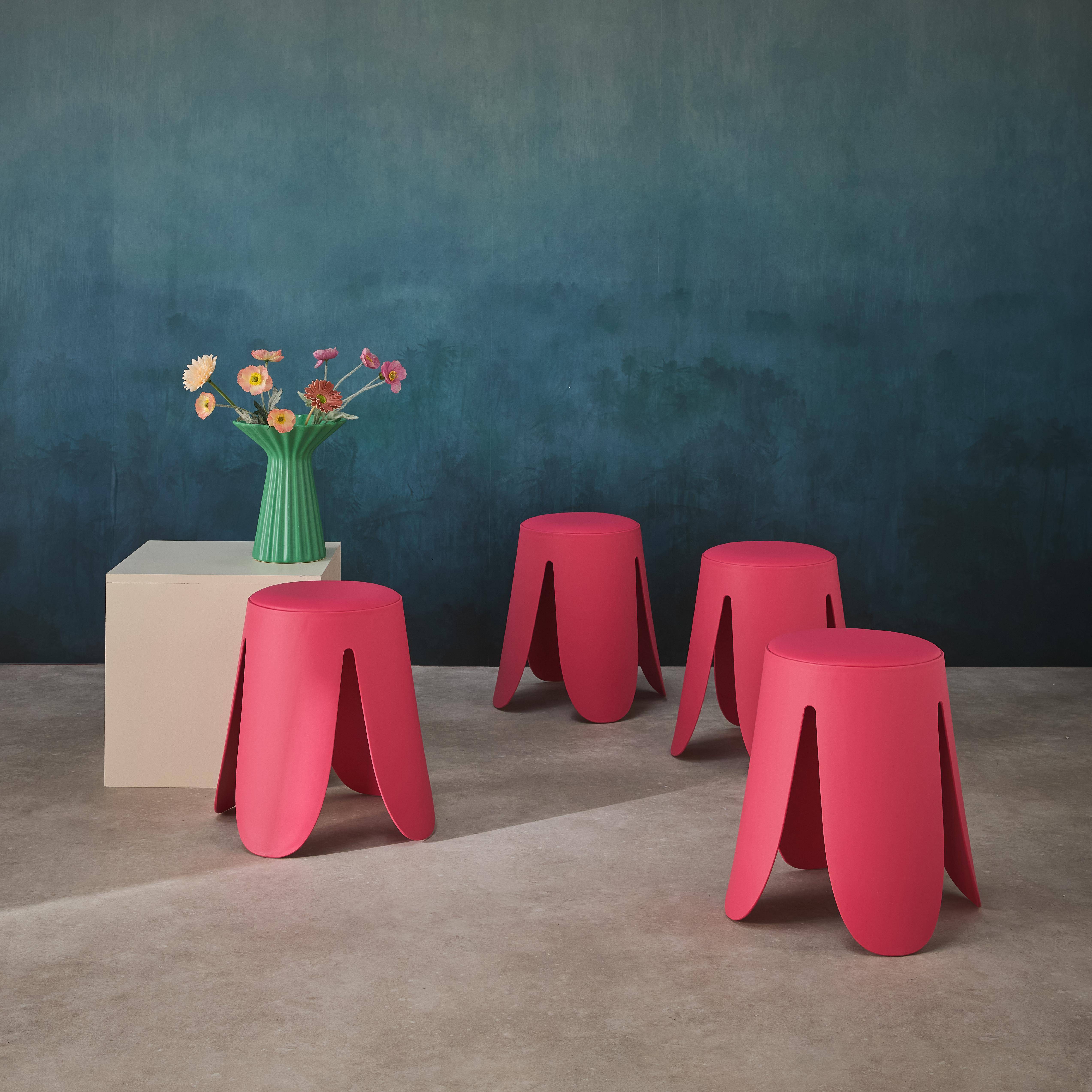 DRXRD Kleurrijke Krukken Set Van 8 - 46cm Hoge Plastic Ronde Stapelbare Krukken Zonder Rugleuning