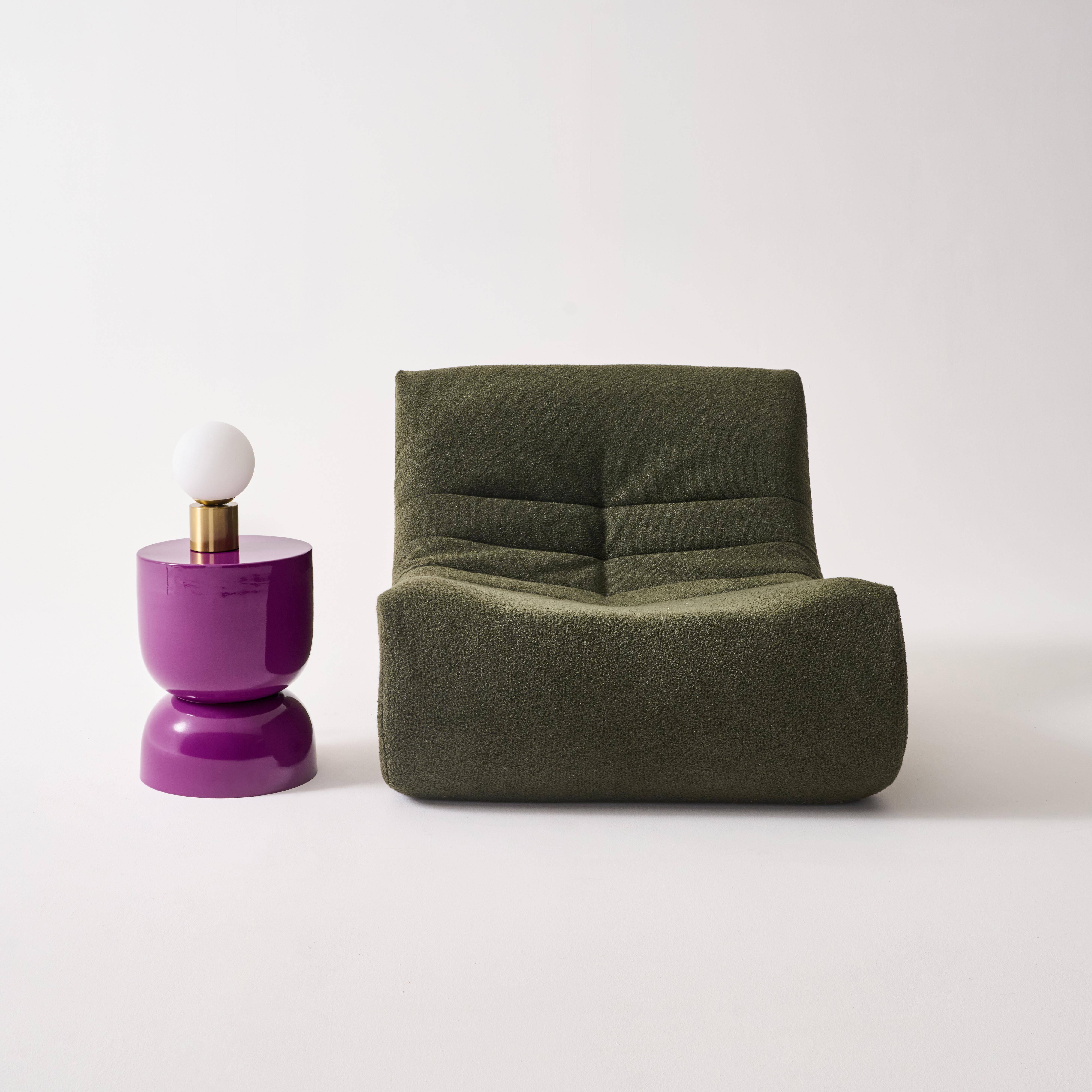 Table d'appoint, bout de canapé, table de chevet en métal effet glassy violet Madi Ø32 x H 42cm Photo1