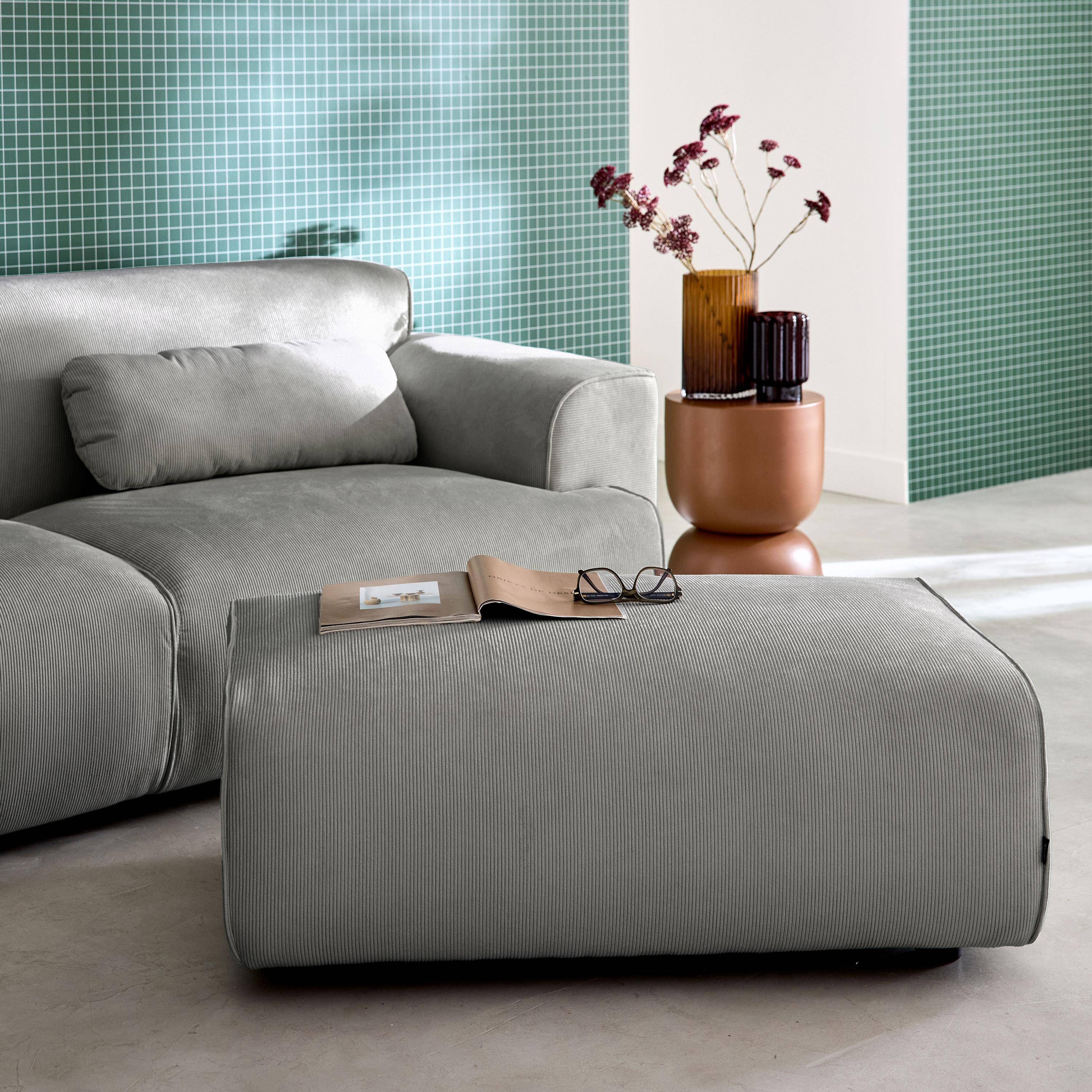 Pufa, podnóżek z sztruksu do sofy 3-osobowej w jasnoszarym kolorze, dł. 102 x szer. 70 x wys. 41 cm - Wallas,sweeek,Photo2