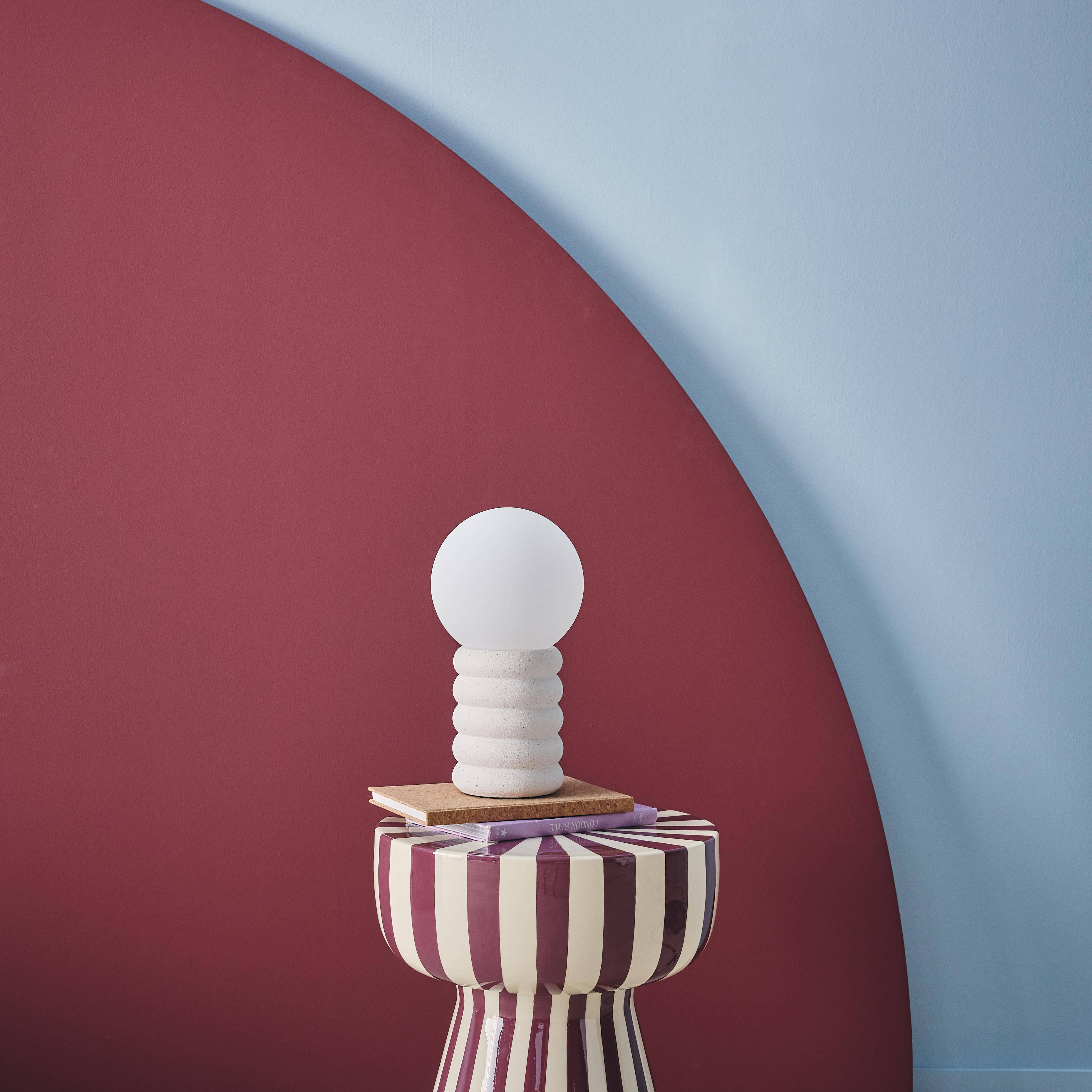 Luminária de mesa interior cerâmica, Zoe, Branco, 15x15x28 cm,sweeek,Photo1