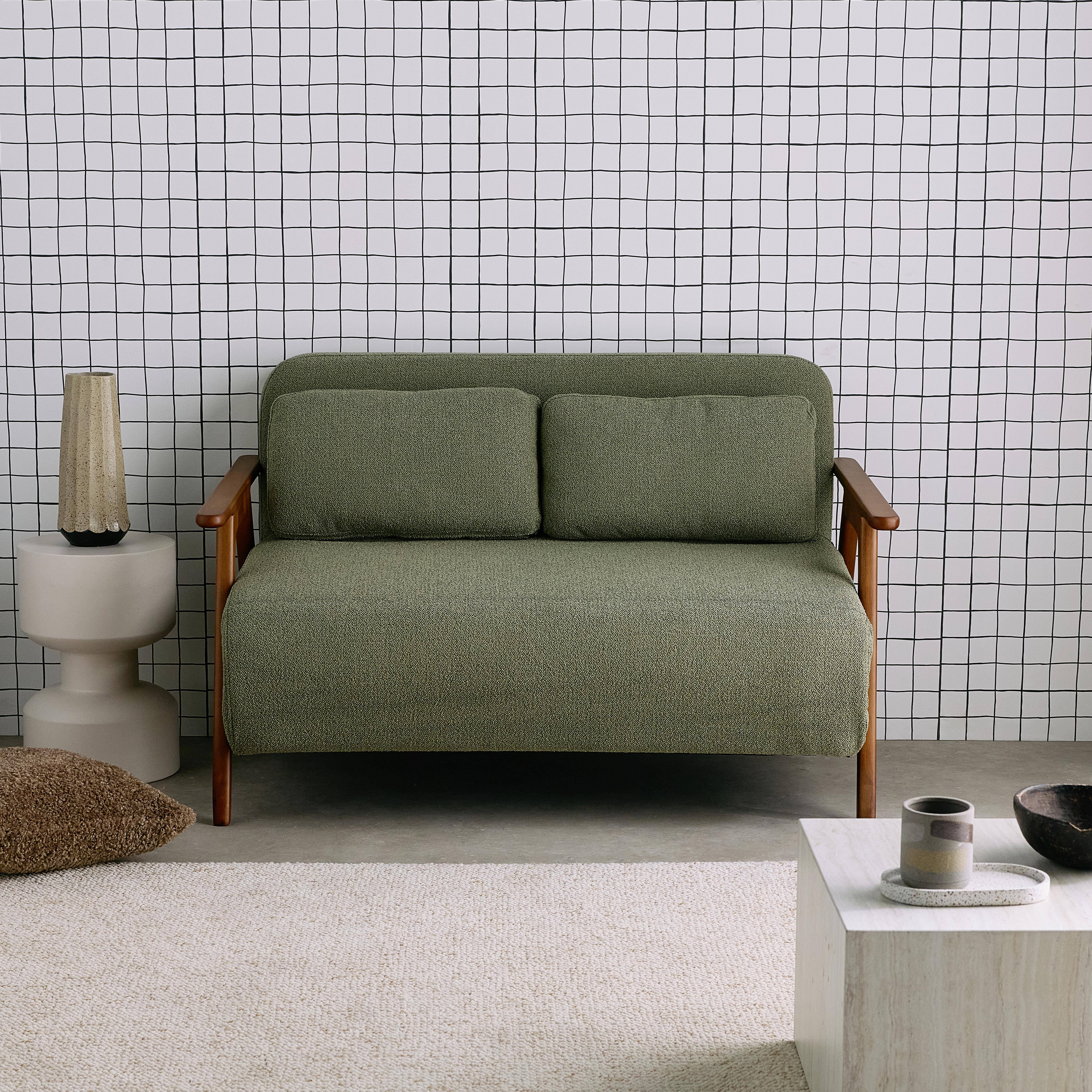 2-Sitzer Schlafsofa aus nussbaumfarbenem Heveaholz mit strukturiertem Bouclé-Bezug in khaki B 133 x T 81 x H 84 cm - Sven Photo1
