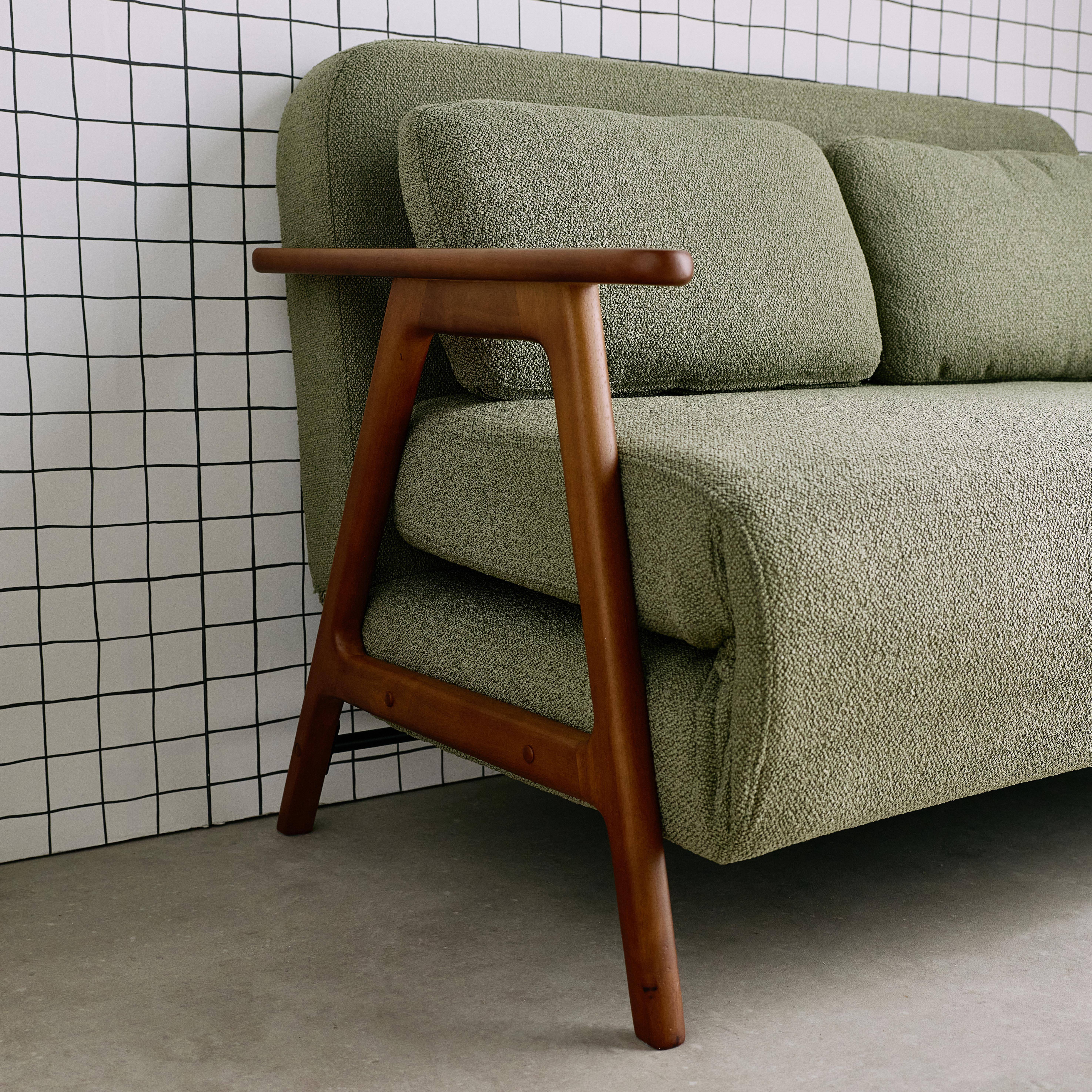 2-Sitzer Schlafsofa aus nussbaumfarbenem Heveaholz mit strukturiertem Bouclé-Bezug in khaki B 133 x T 81 x H 84 cm - Sven Photo2