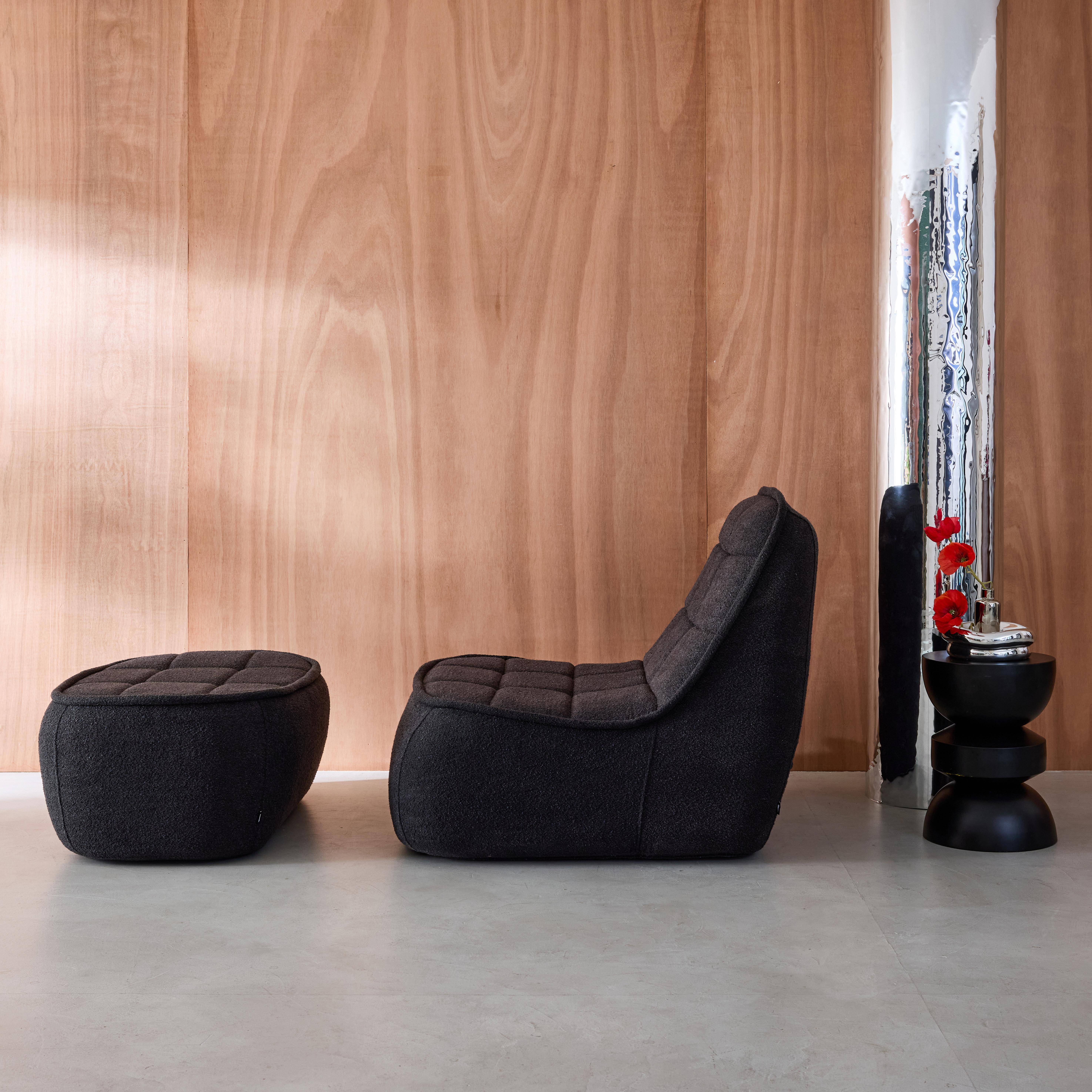 Sessel mit strukturiertem Bouclébezug + Hocker, schwarz B 93 x T 104 x H 85 cm - Boni Photo2