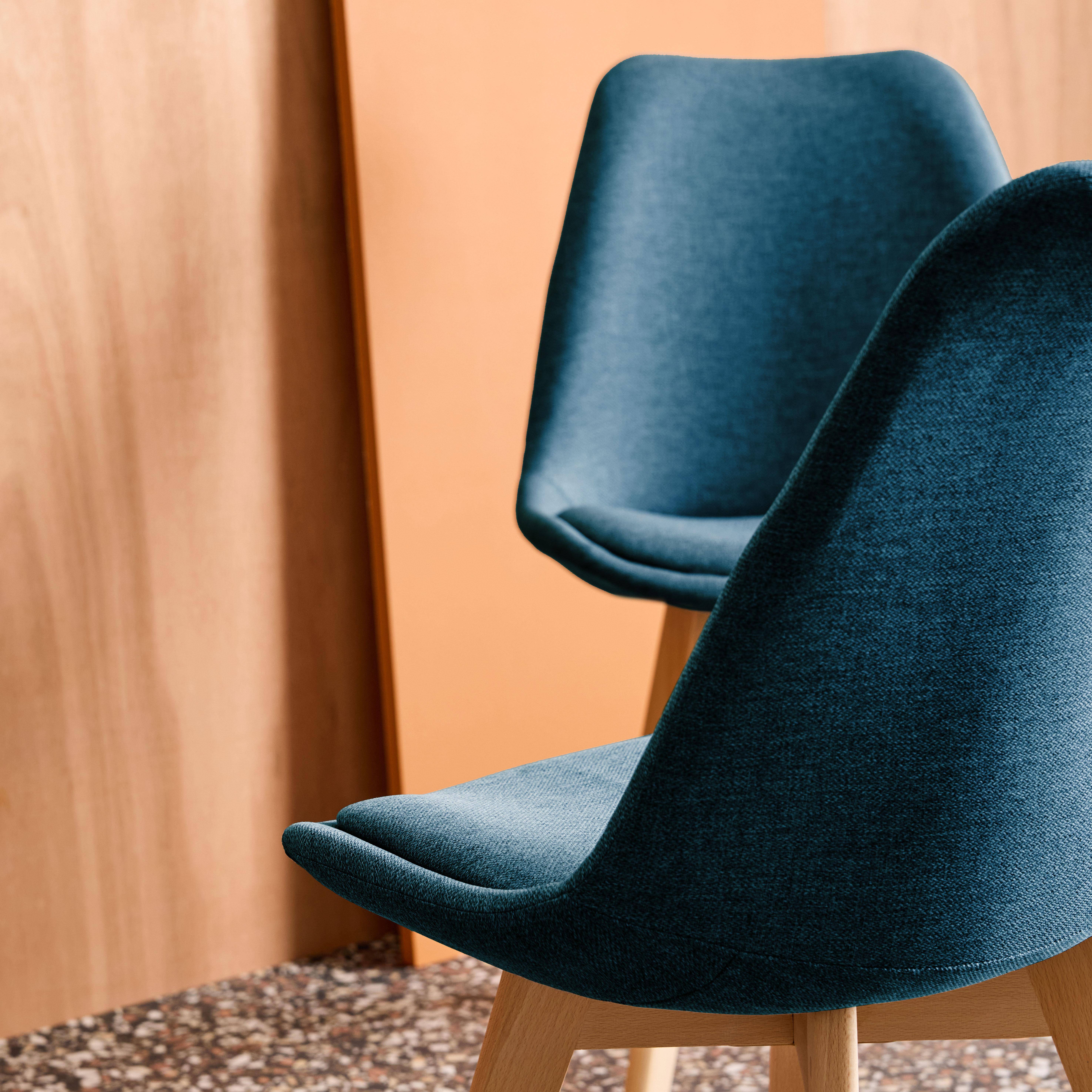 Lot de 4 chaises scandinaves revêtement tissu bleu foncé, pieds bois de hêtre - Nils Photo3