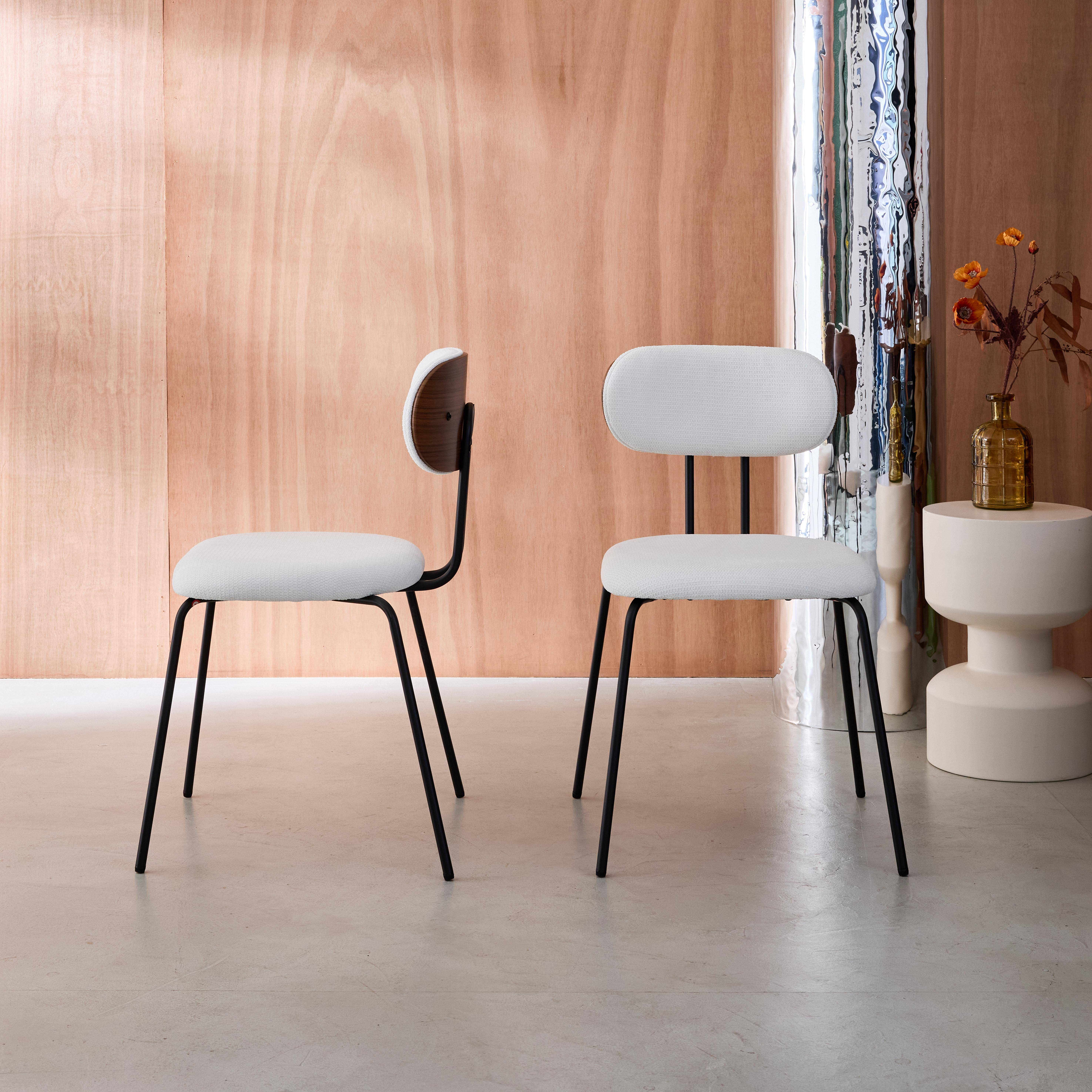 Krzesło w kolorze drewna orzechowego, gięte, z hydrofobową tkaniną w białym kolorze i metalowymi nóżkami - dł. 45 x szer. 55 x wys. 80 cm - Erin,sweeek,Photo1