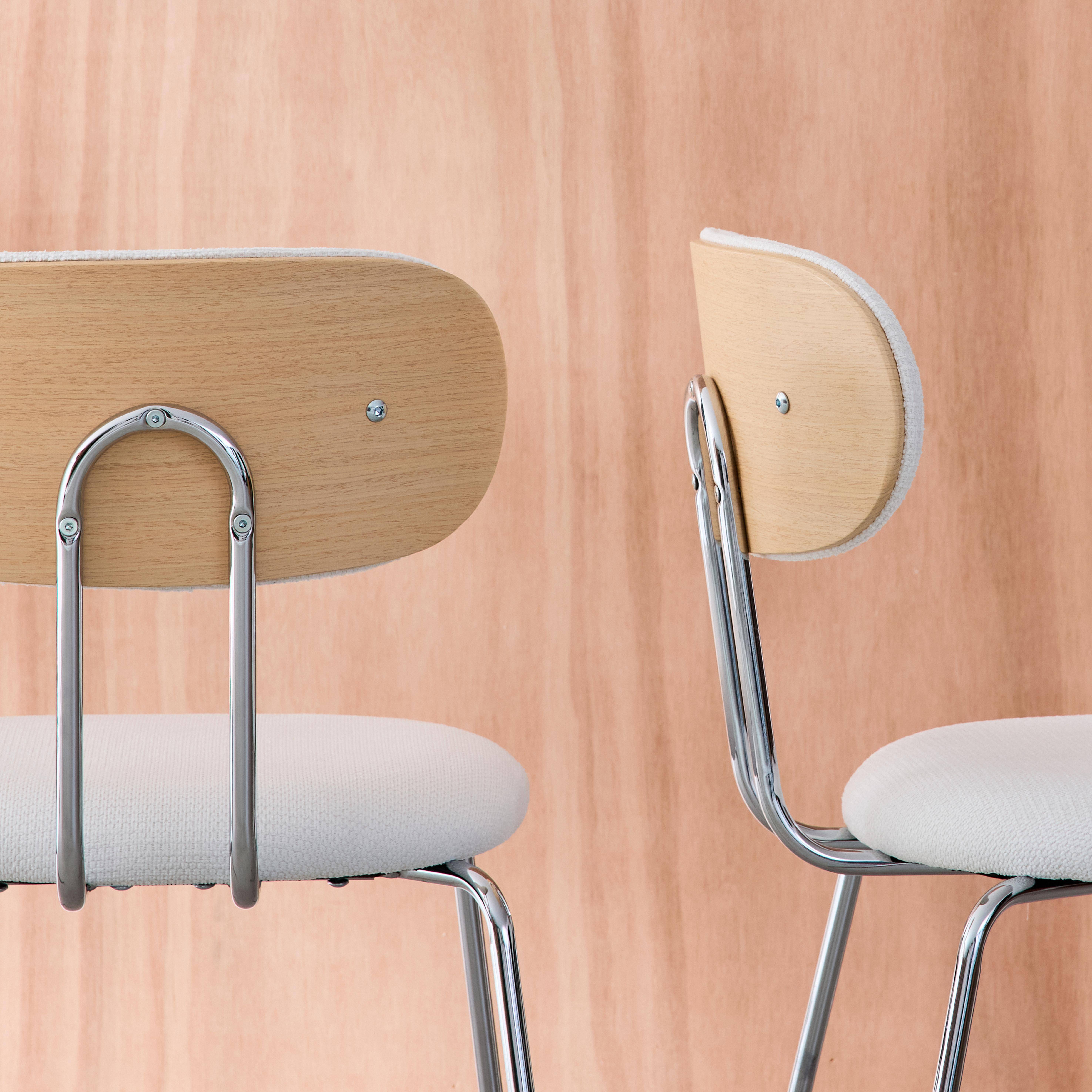 Stoel met gebogen eikenhoutdecor chromen metalen poten en waterafstotende stof wit 45 x 55 x 80cm - Erin Photo2