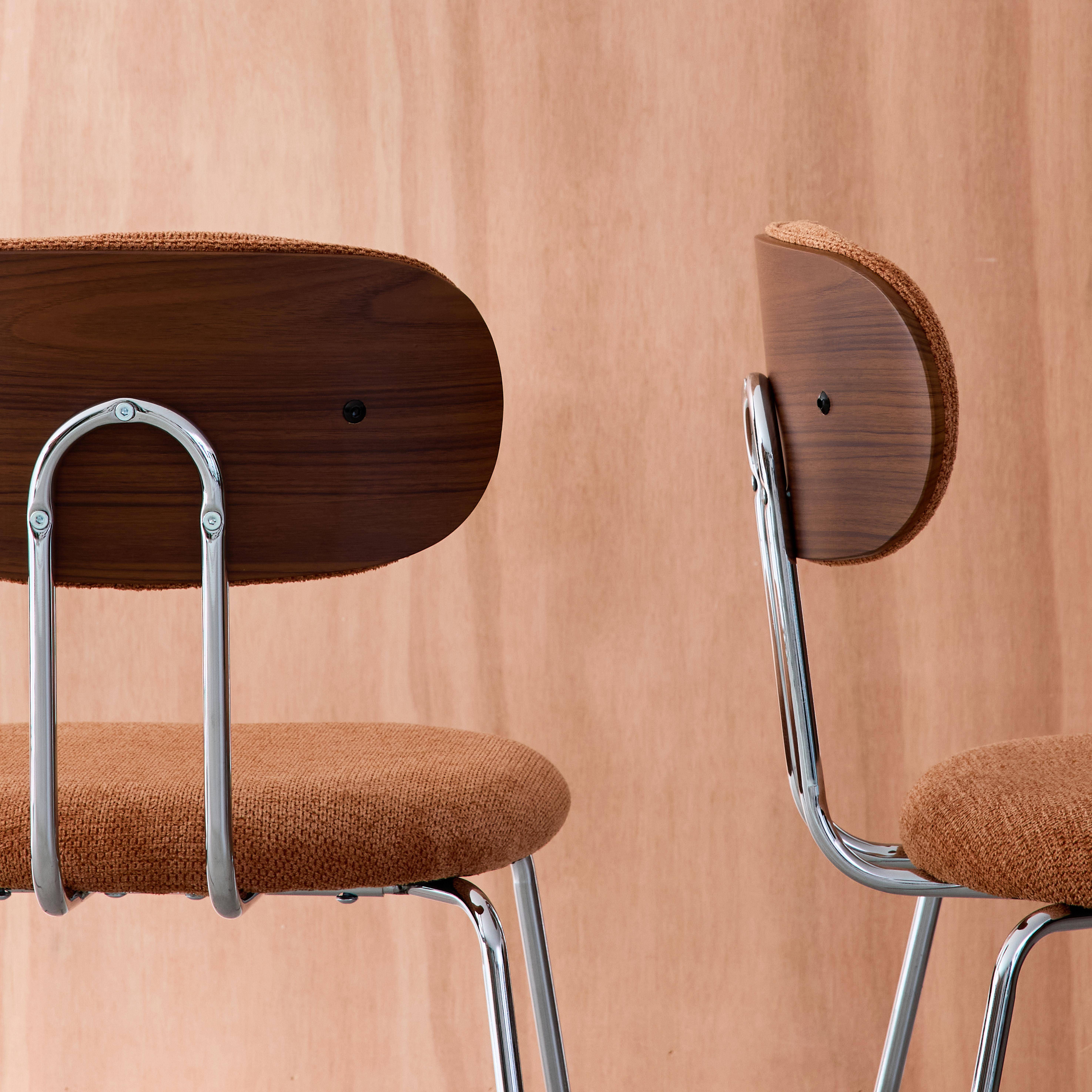 Krzesło w kolorze drewna orzecha, gięte, z hydrofobową tkaniną w kolorze terakoty i chromowanymi metalowymi nóżkami 2 sztuki dł. 45 x szer. 55 x wys. 80 cm - Erin,sweeek,Photo2