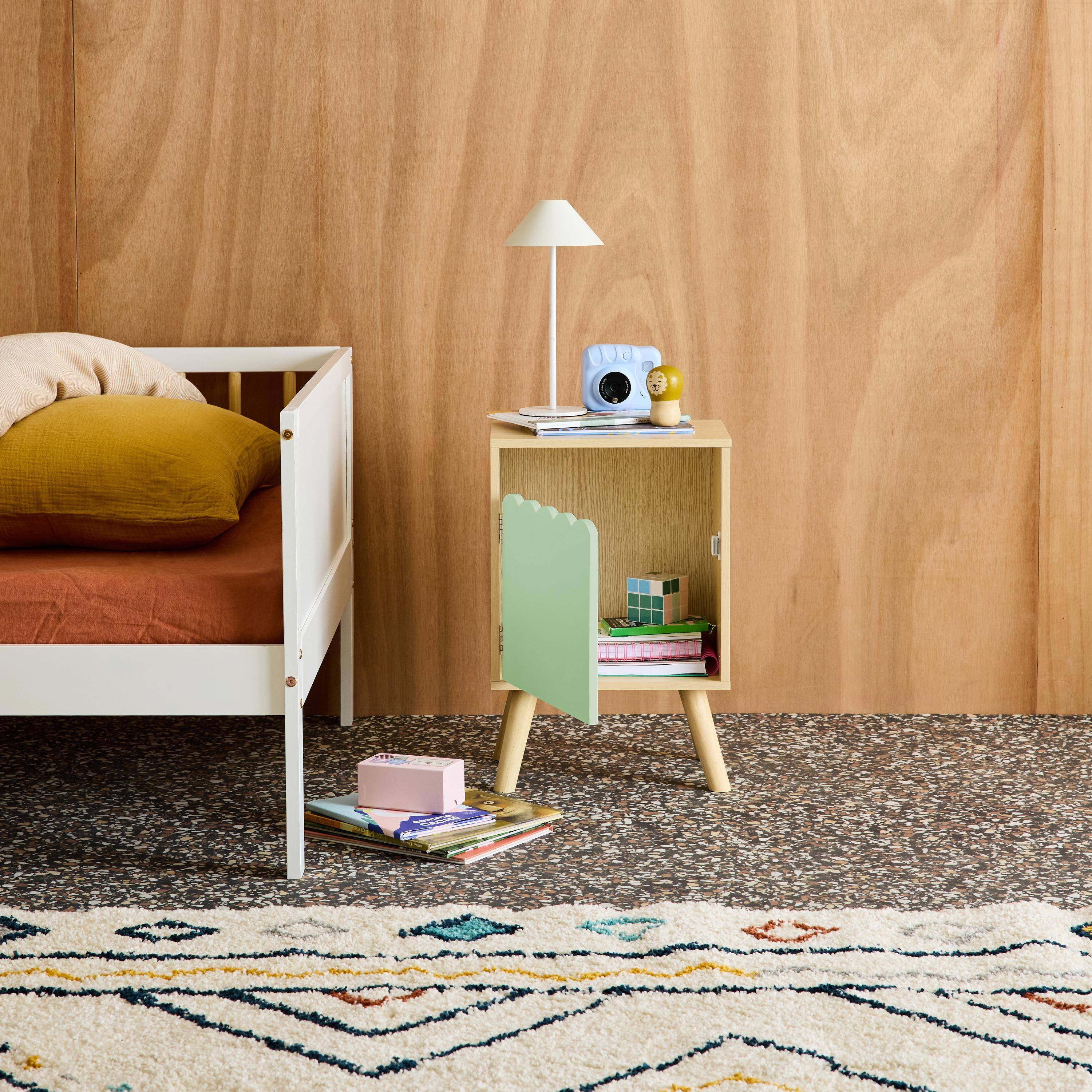 Mesita de noche infantil con patas de madera de pino, 1 puerta Verde - 34x23.5x52 cm Photo2