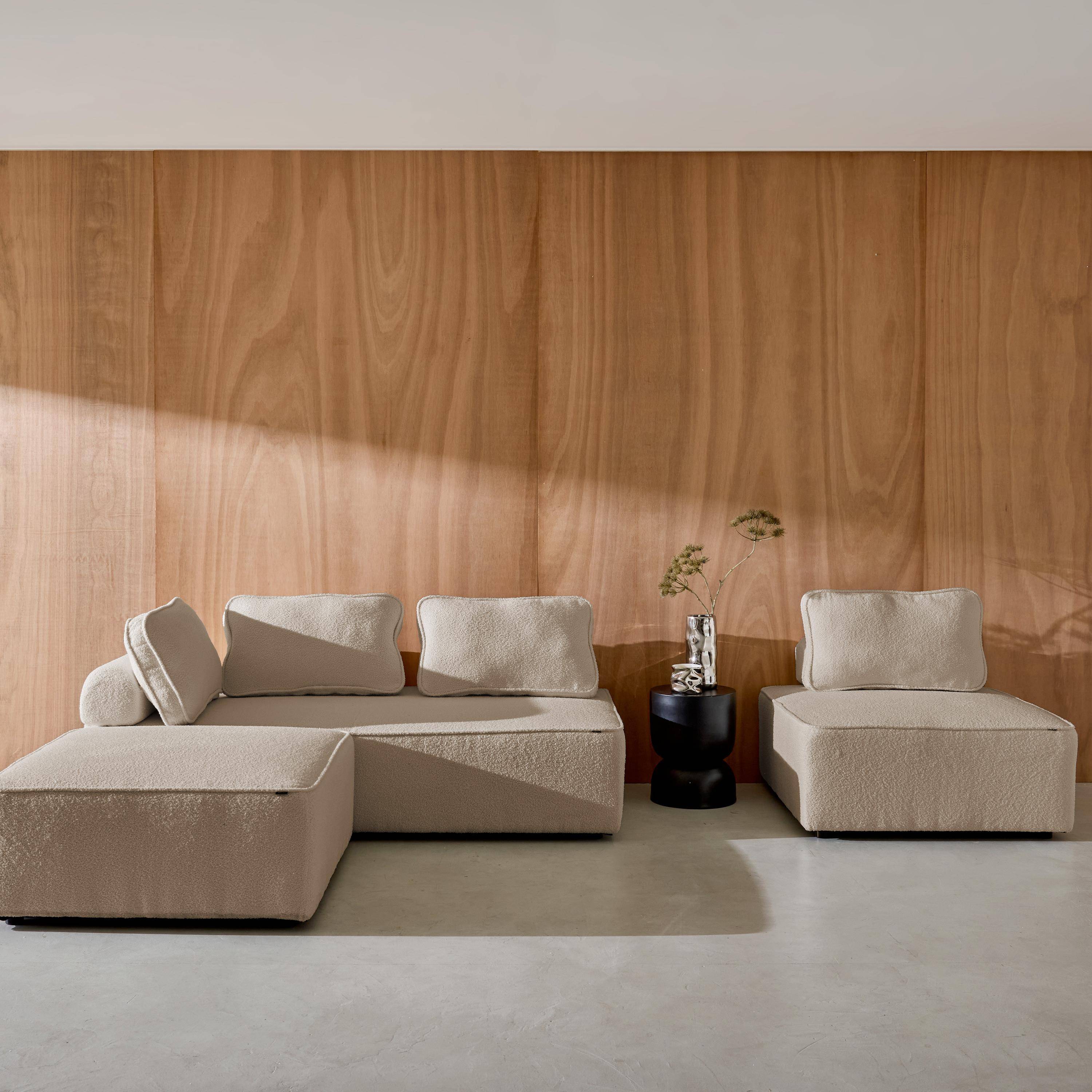 2-Sitzer Sofa und 2 Sessel mit Bouclé-Bezug beige