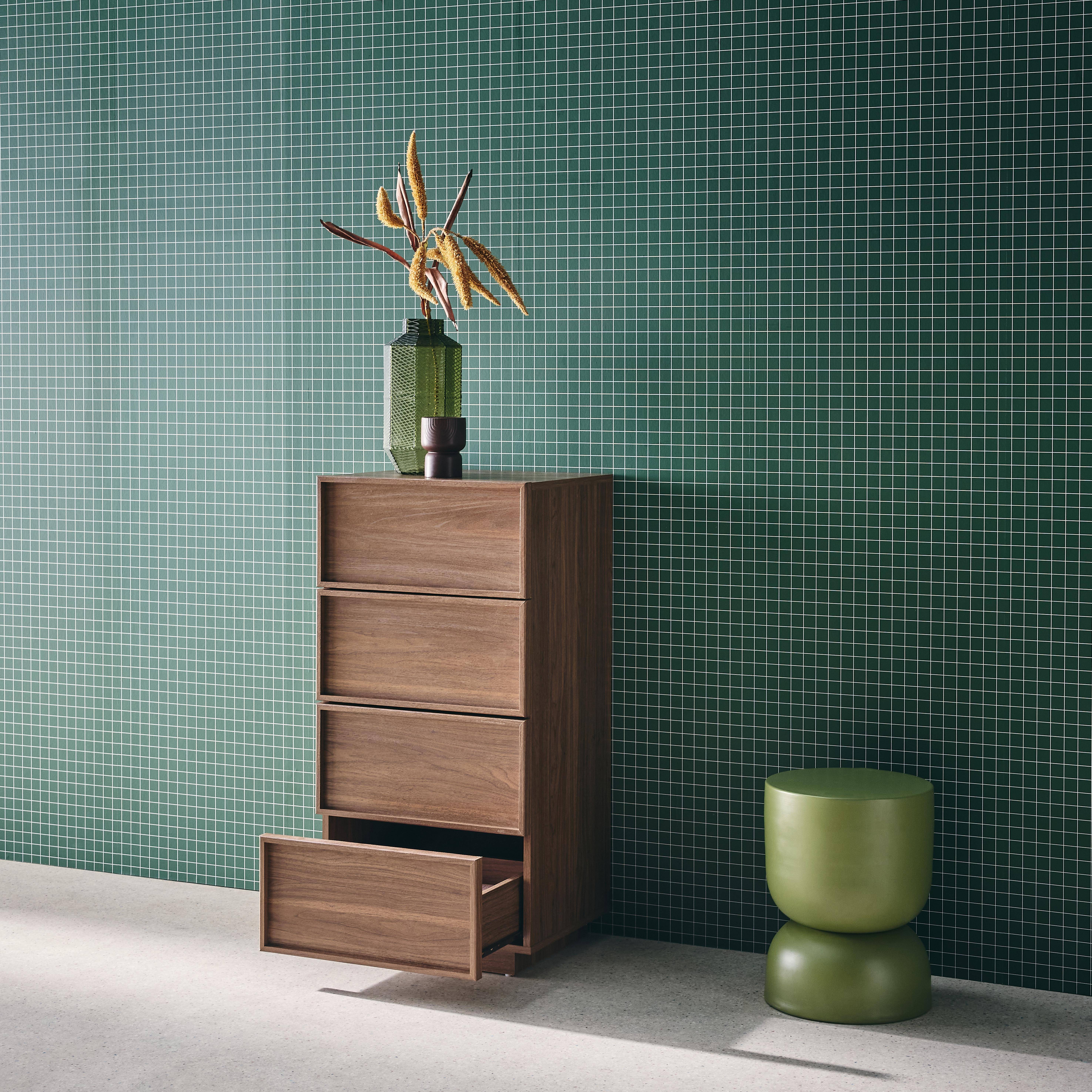 Walnoot houteffect ladekast met 4 laden L 48 x B 43 x H 98,5cm - Kuba Photo2