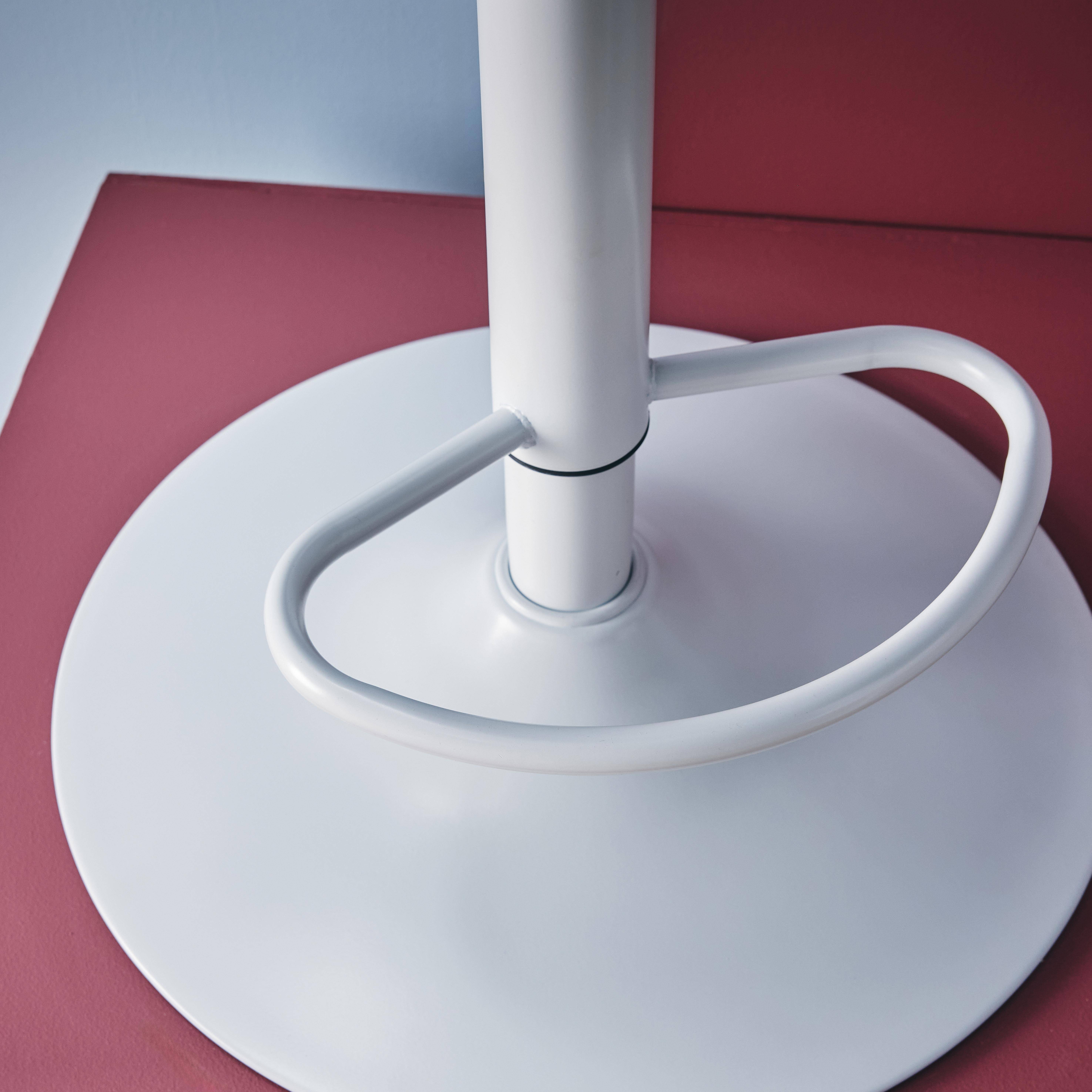 Verstelbare metalen en stoffen barstoel met witte basis (set van 2) gebroken wit L 49 x B 49 x H 88,5-110cm - Abby Photo6