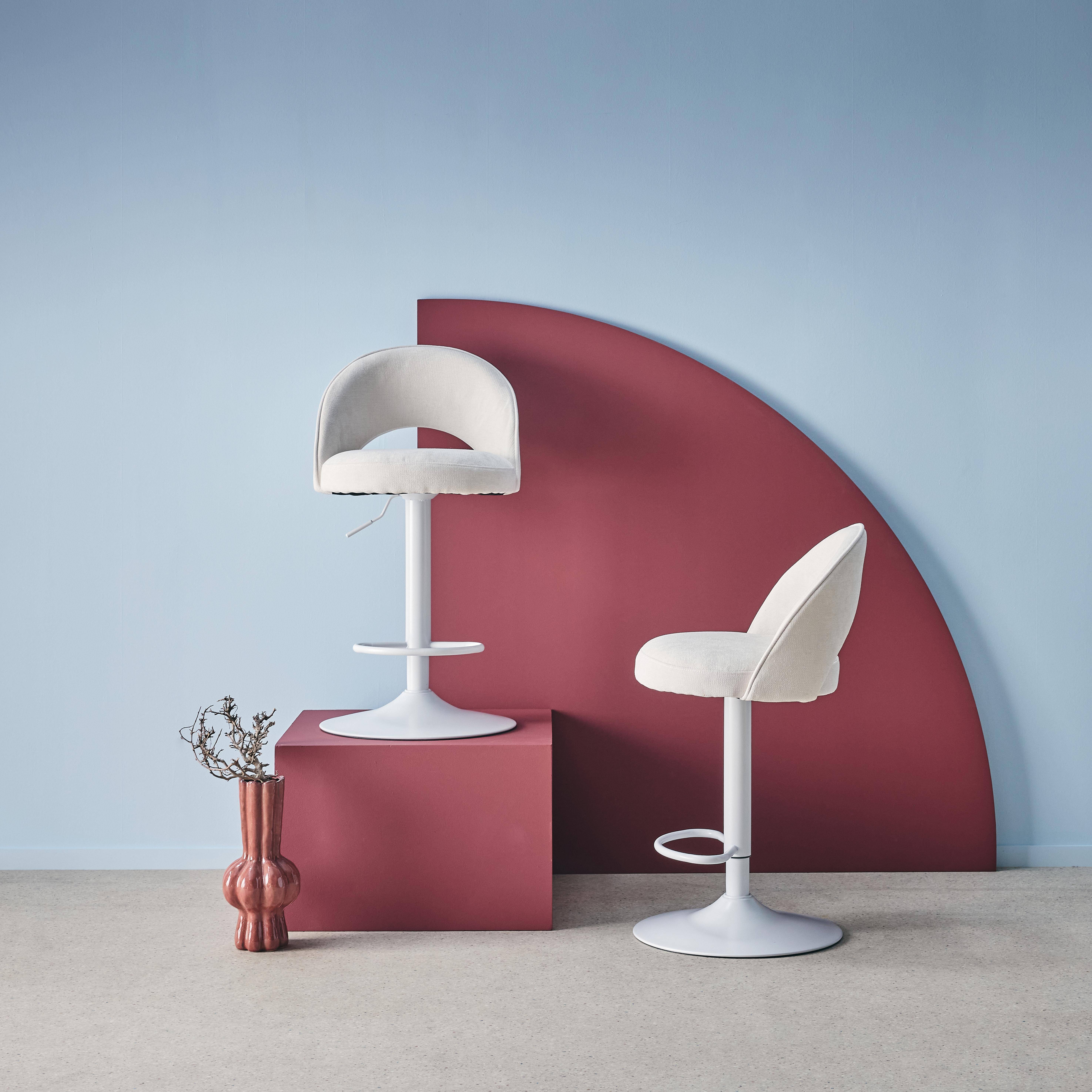 Verstelbare metalen en stoffen barstoel met witte basis (set van 2) gebroken wit L 49 x B 49 x H 88,5-110cm - Abby Photo1