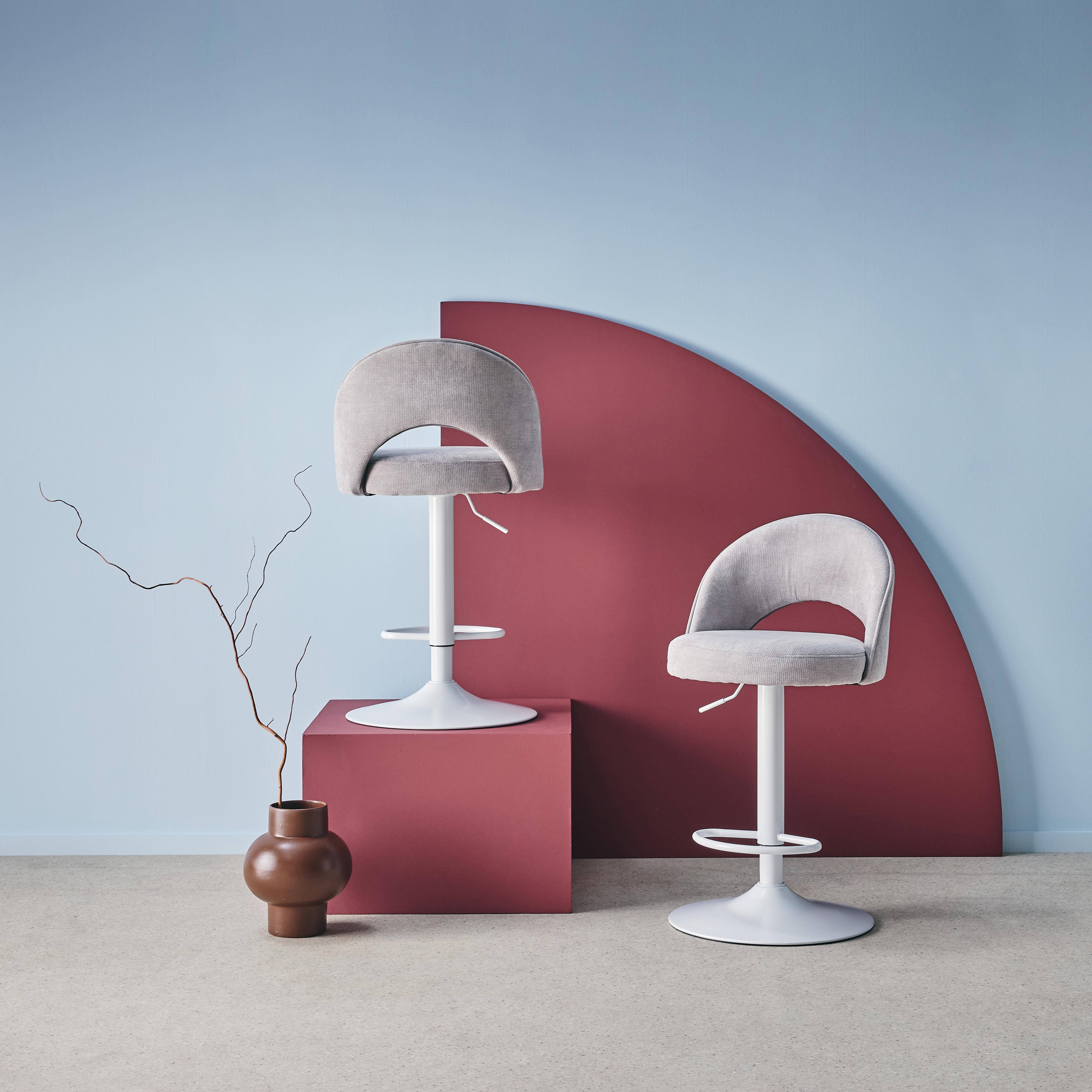 Lot de deux tabourets de bar ajustables métal et tissu gris clair, pied blanc - L 49 x P 49 x H 88,5-110cm - Abby Photo2