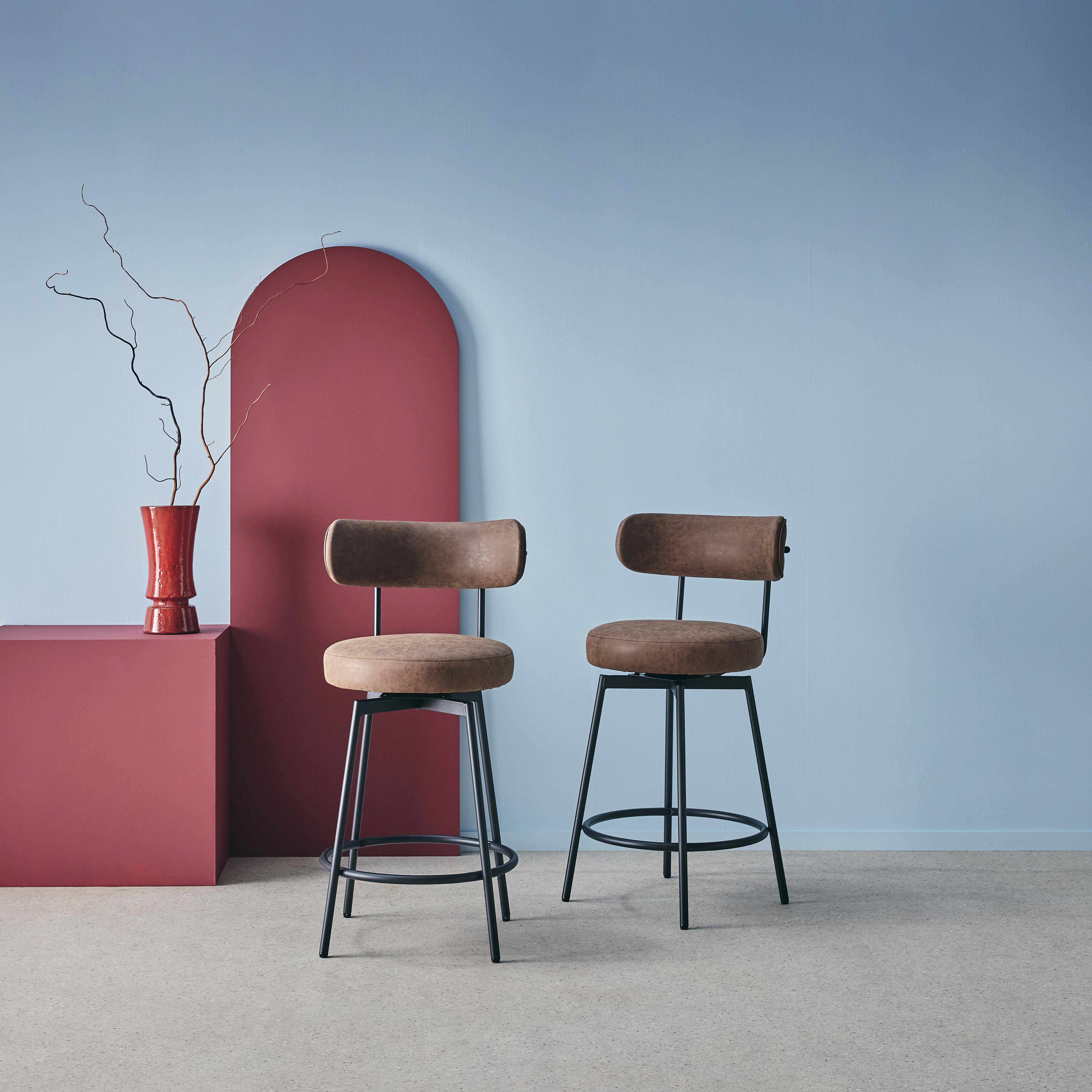 Barstoel met draaibare zitting van metaal en bruin kunstleer (set van 2) L 50 x B 50 x H 92cm - Iris Photo1