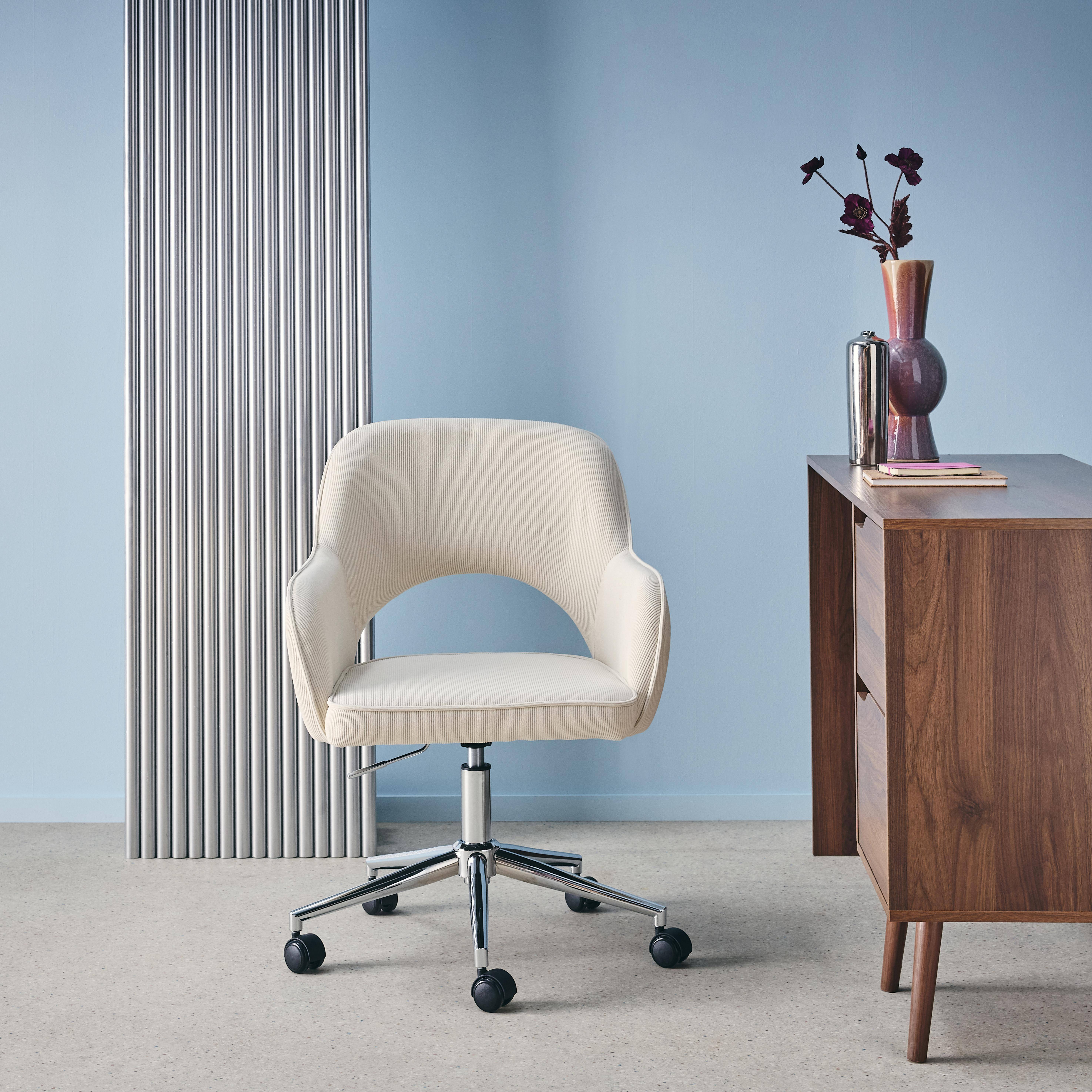 Silla de oficina con ruedas de pana fina y base cromada, Jim pana, Blanco roto, 62x60x99 cm Photo2