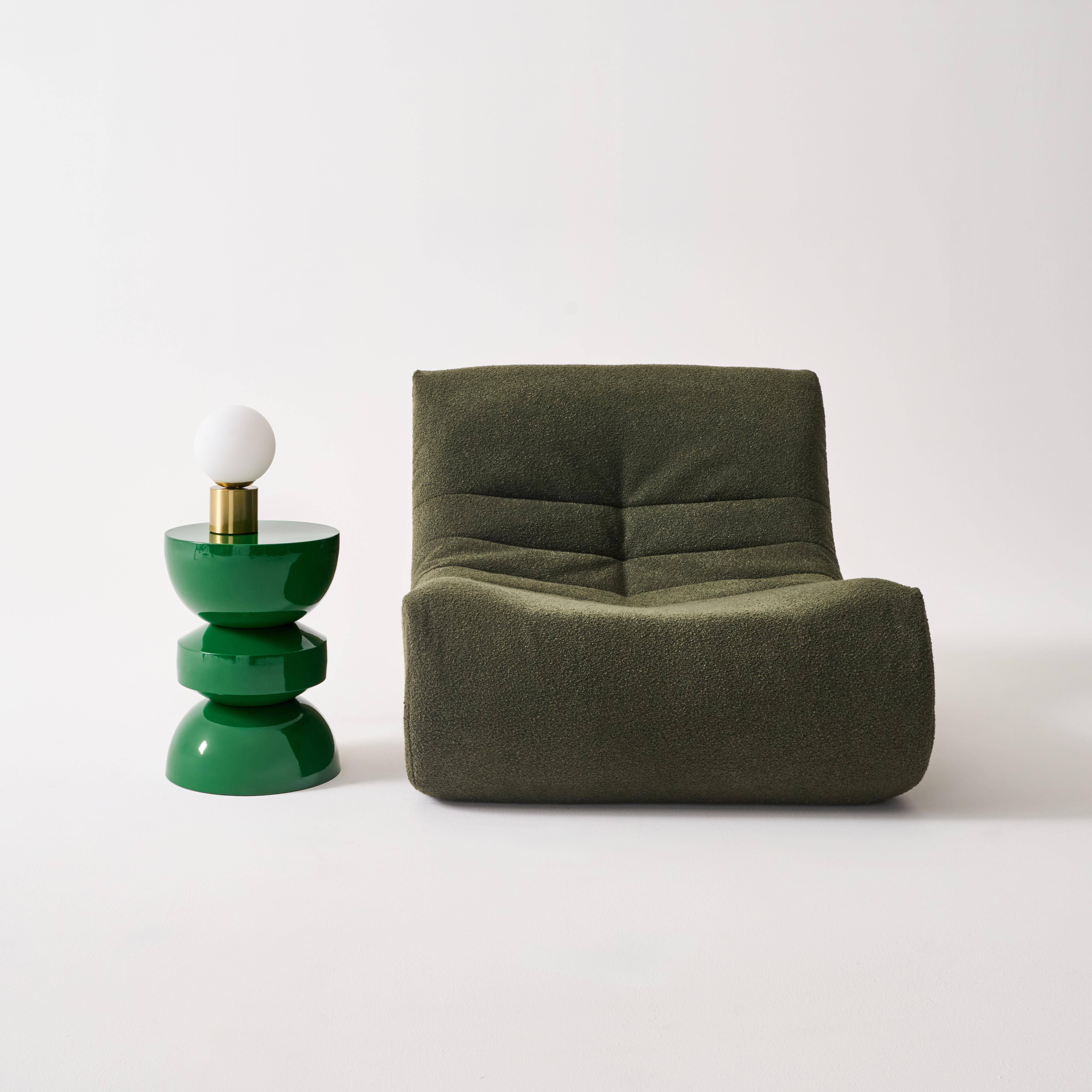 Table d'appoint, bout de canapé, table de chevet en métal effet glassy vert foncé Assa, Ø32 x H 44,5cm Photo1